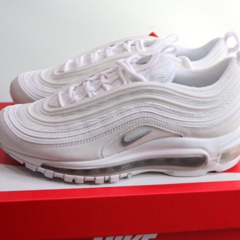 Nike Air Max 97 Triple White Wolf Grey 착용 스타일