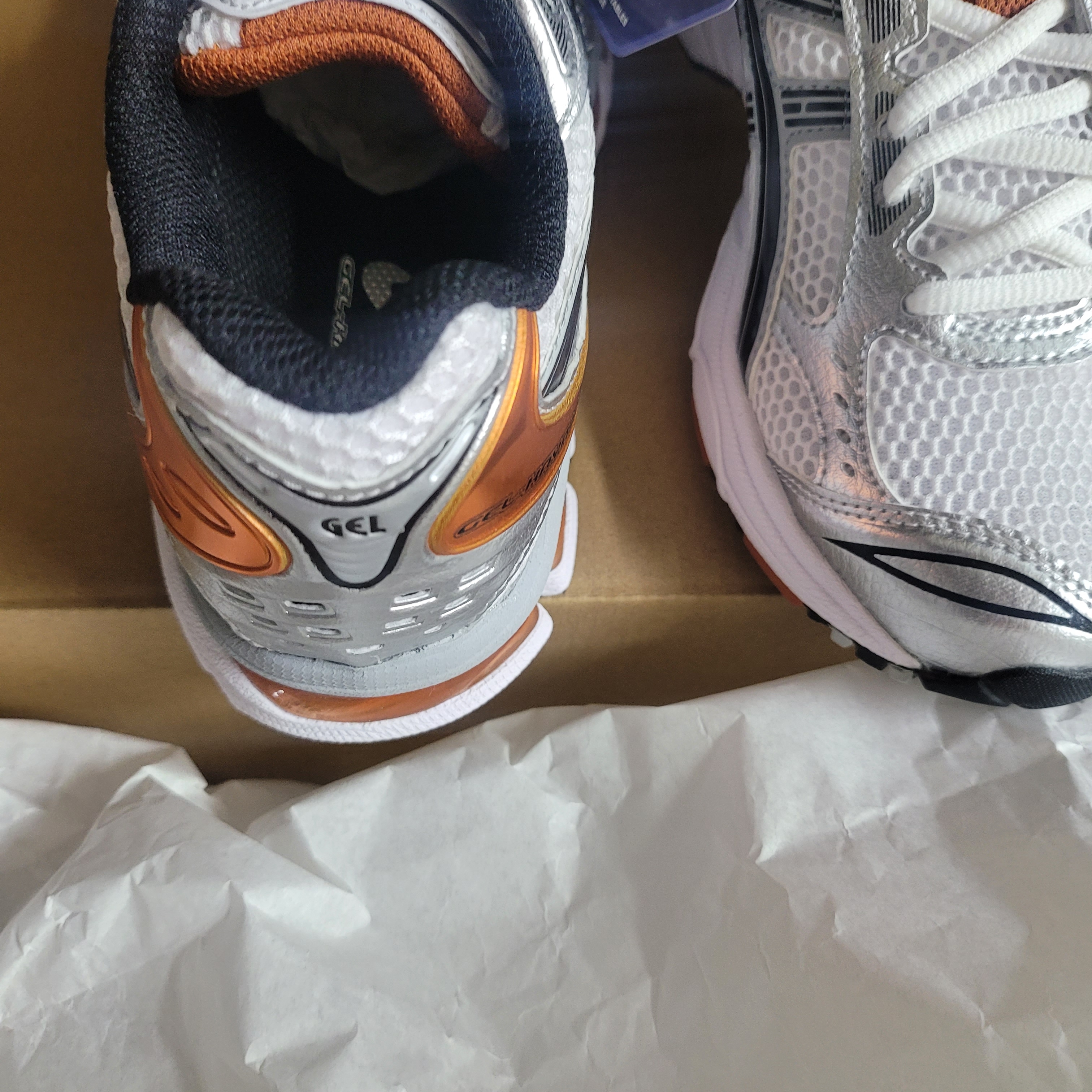 Asics Gel-Kayano 14 White Piquant Orange 착용 스타일