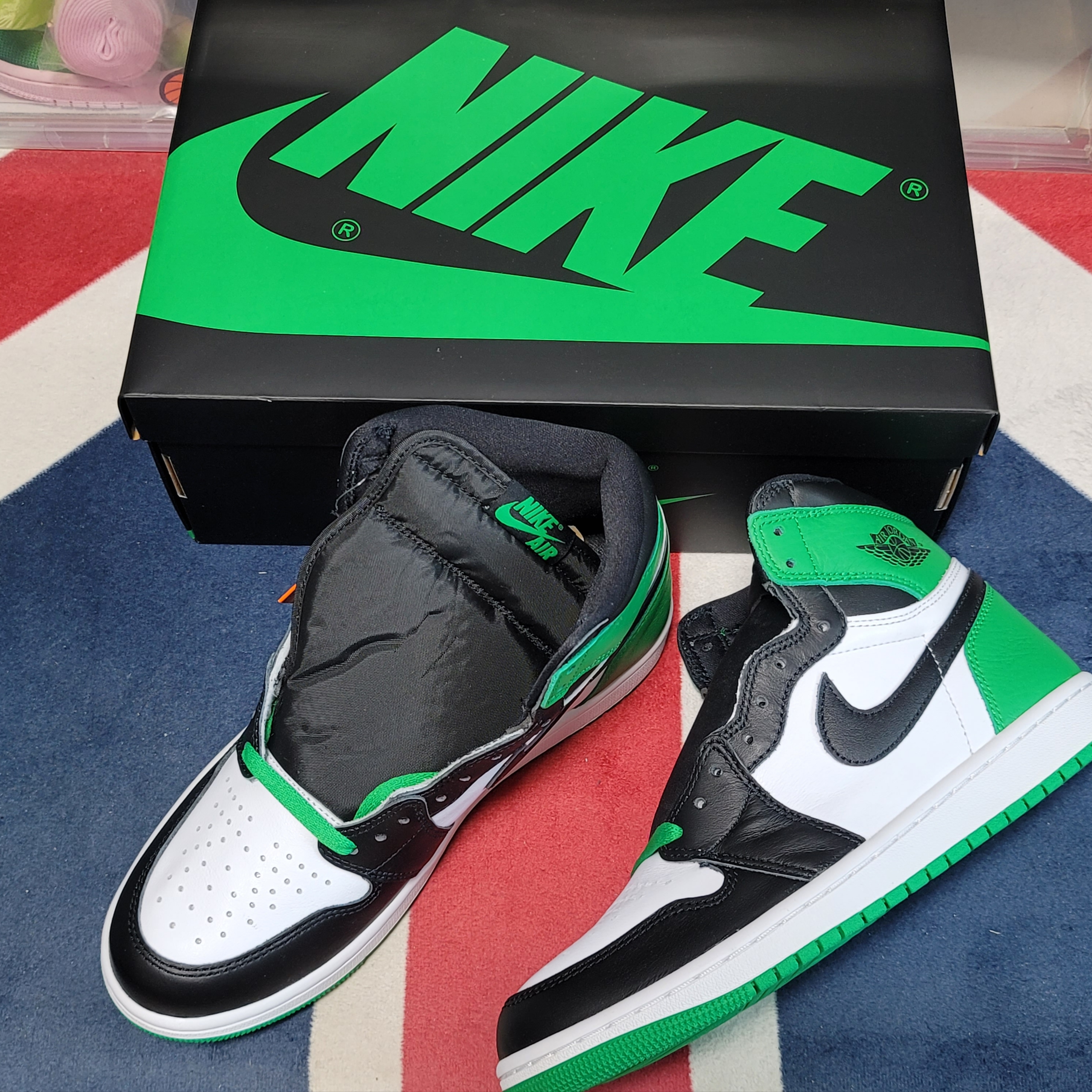Jordan 1 Retro High OG Black and Lucky Green 착용 스타일