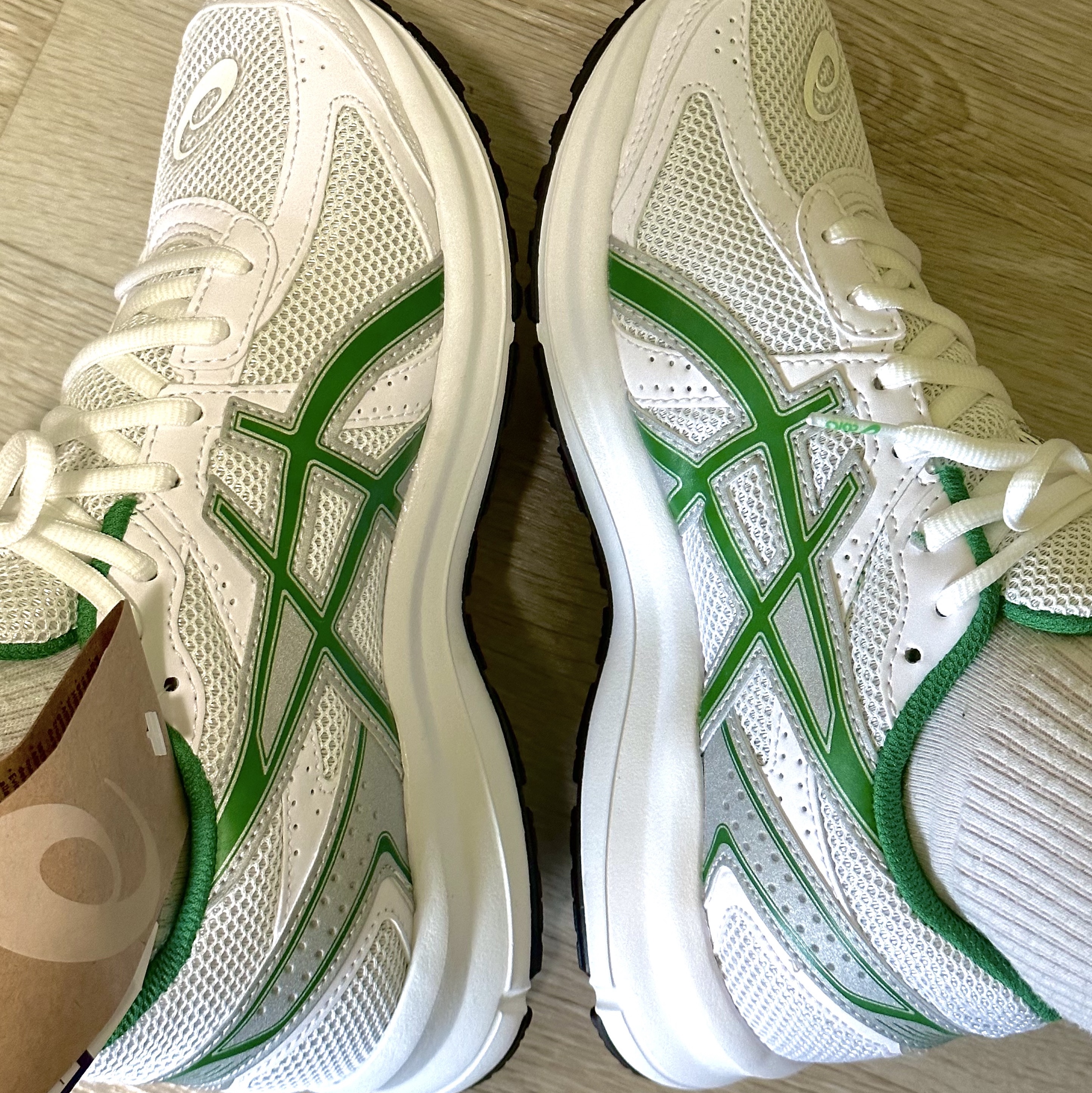 Asics Jog 100 S White Green - 2E Wide 착용 스타일 - 1