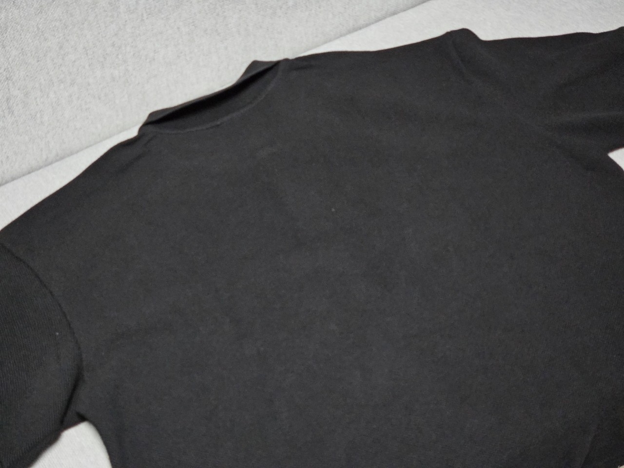 IAB Studio Cropped Pique Shirt Black - The Hyundai Seoul Exclusive 착용 스타일 - 4