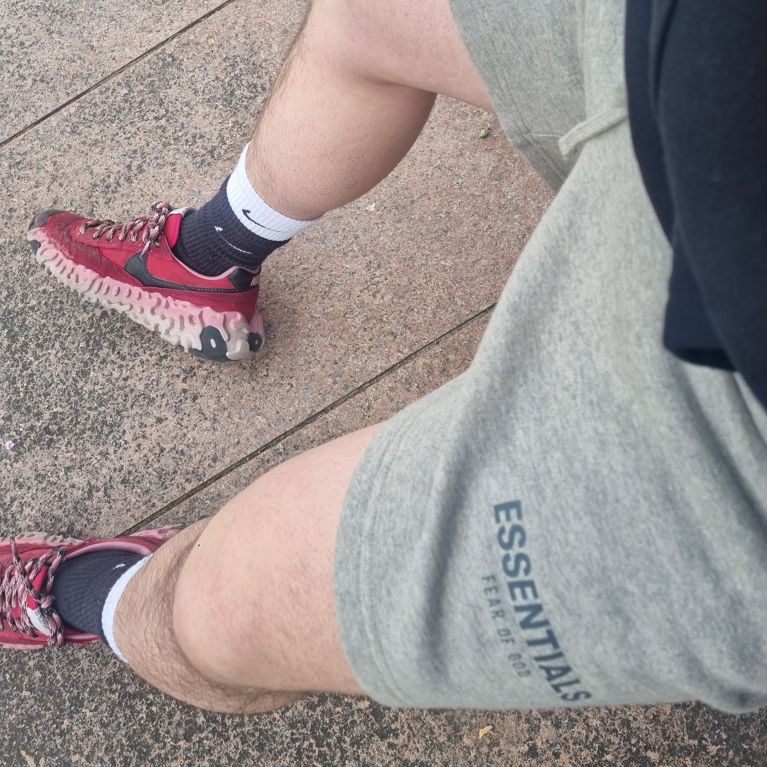 Essentials The Core Collection Sweatshorts Heather Oatmeal 착용 스타일 - 3