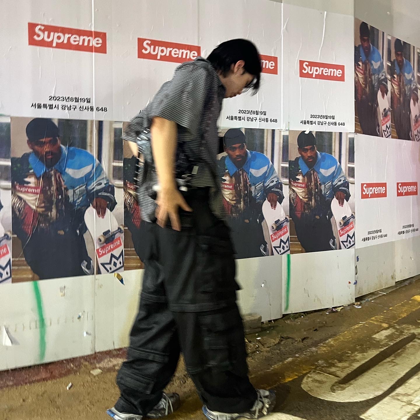 Project G/R Oversized Convertible Cargo Pants Coated Black, Balenciaga Arena Lambskin Aged Silver Hardware Le Cagole XS Flap Bag Black 착용 스타일 - 3