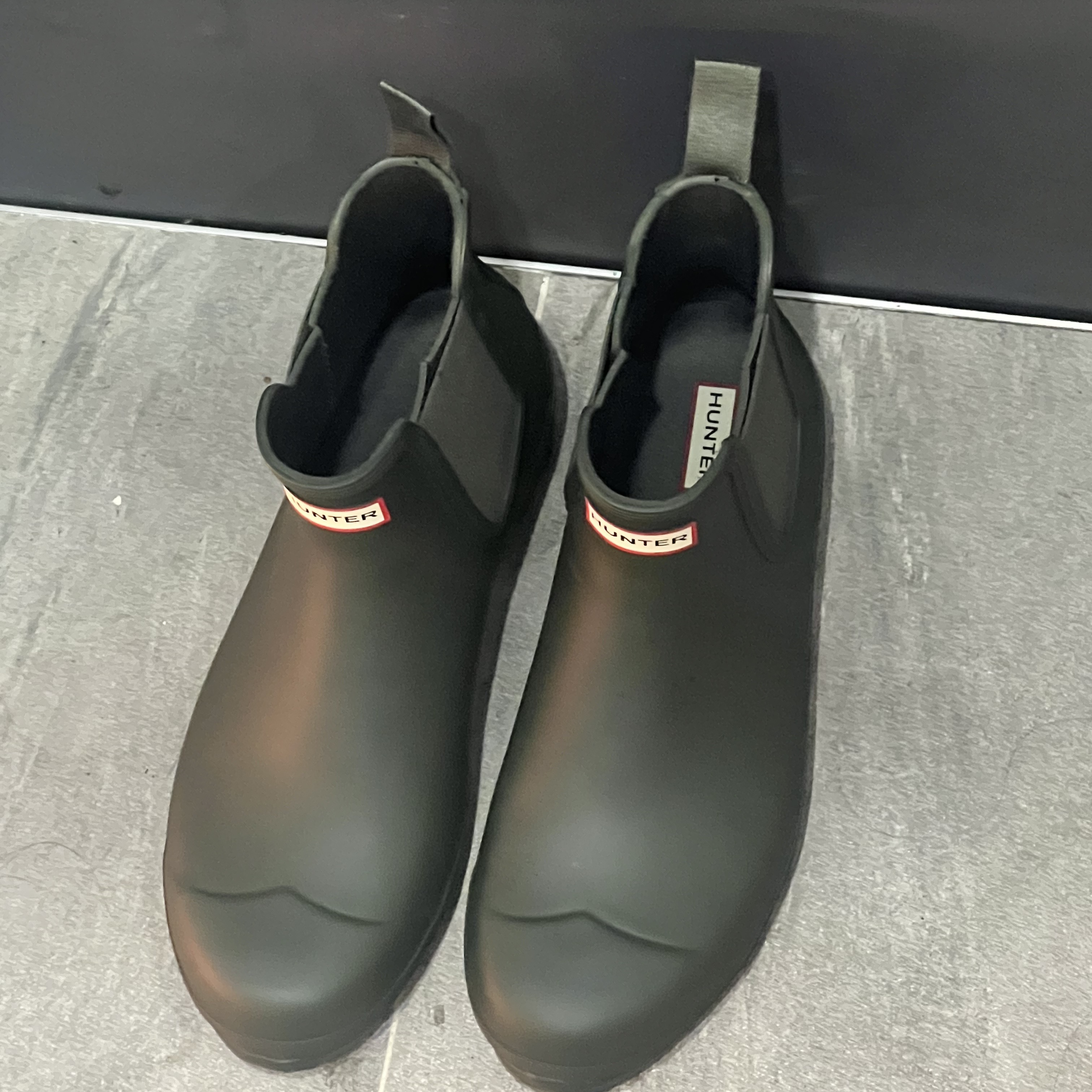 Hunter Commando Chelsea Boots Dark Olive 착용 스타일