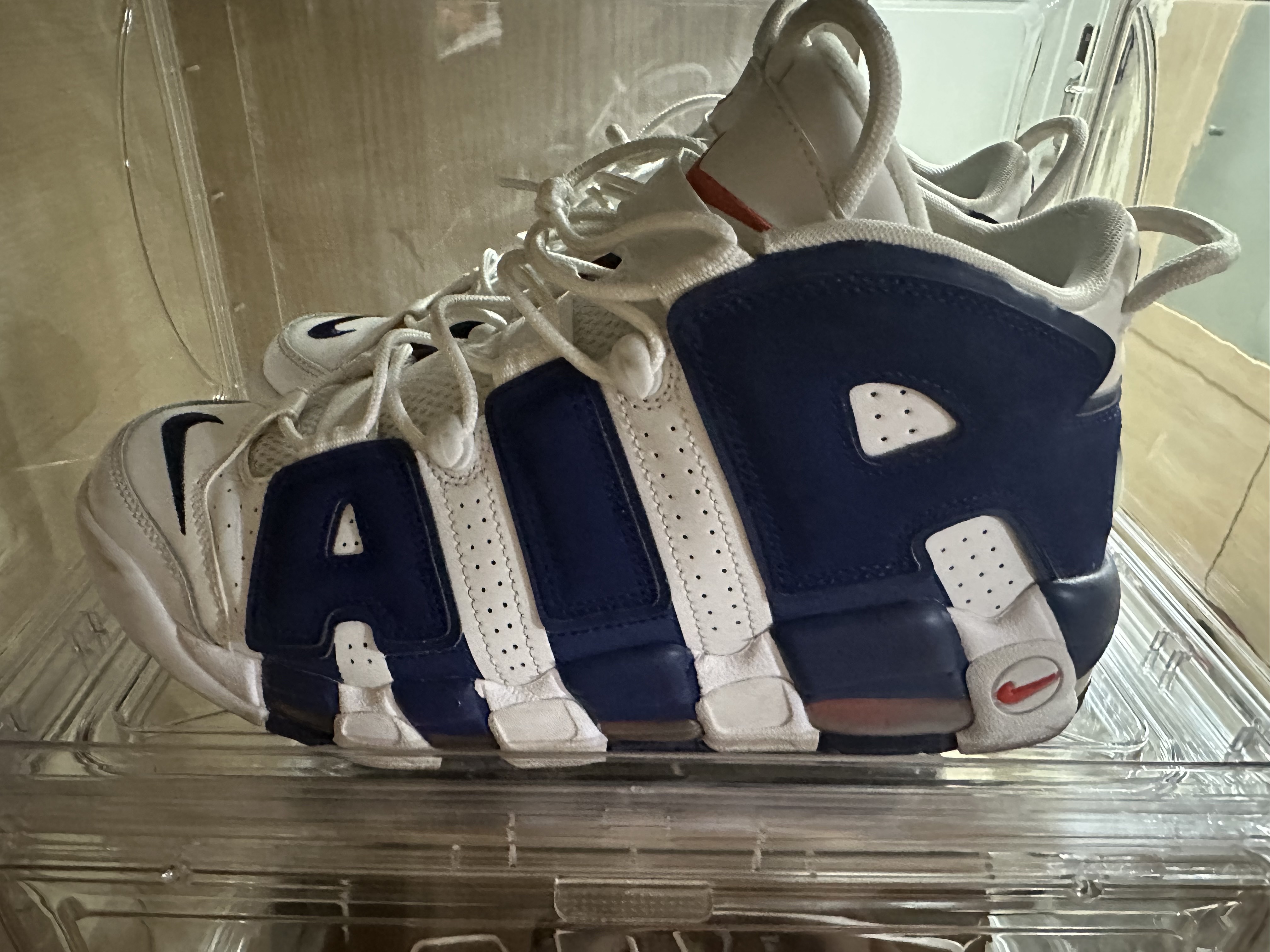 Nike Air More Uptempo Knicks 착용 스타일
