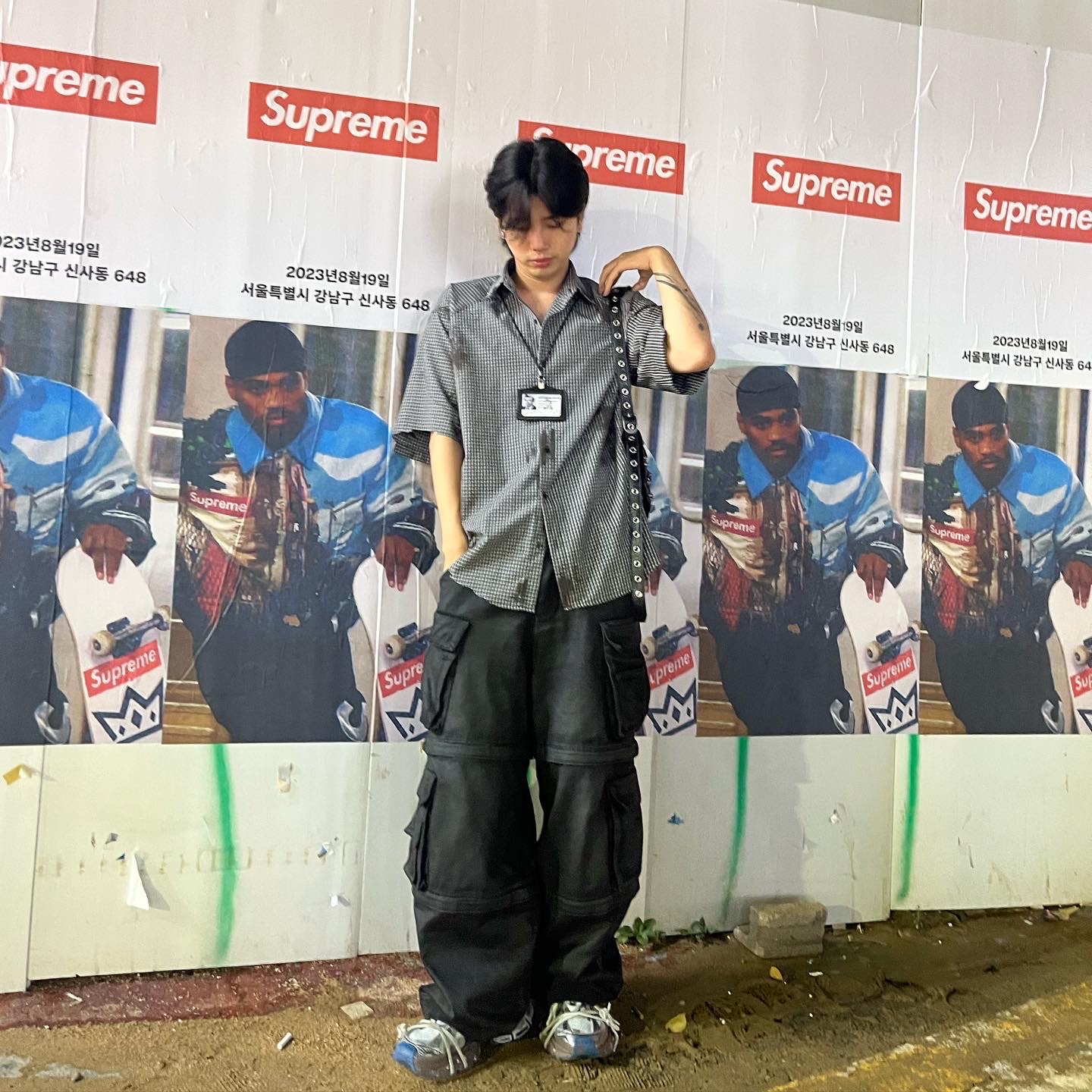 Project G/R Oversized Convertible Cargo Pants Coated Black, Balenciaga Arena Lambskin Aged Silver Hardware Le Cagole XS Flap Bag Black 착용 스타일 - 1