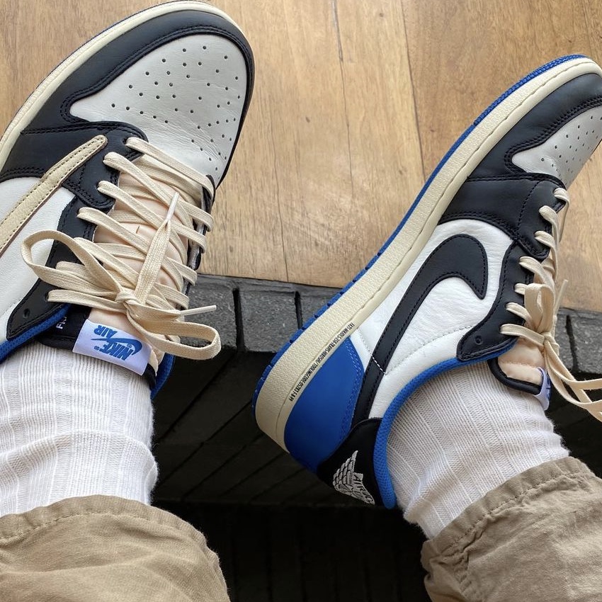 Jordan 1 x Travis Scott x Fragment Retro Low OG SP Military Blue 착용 스타일