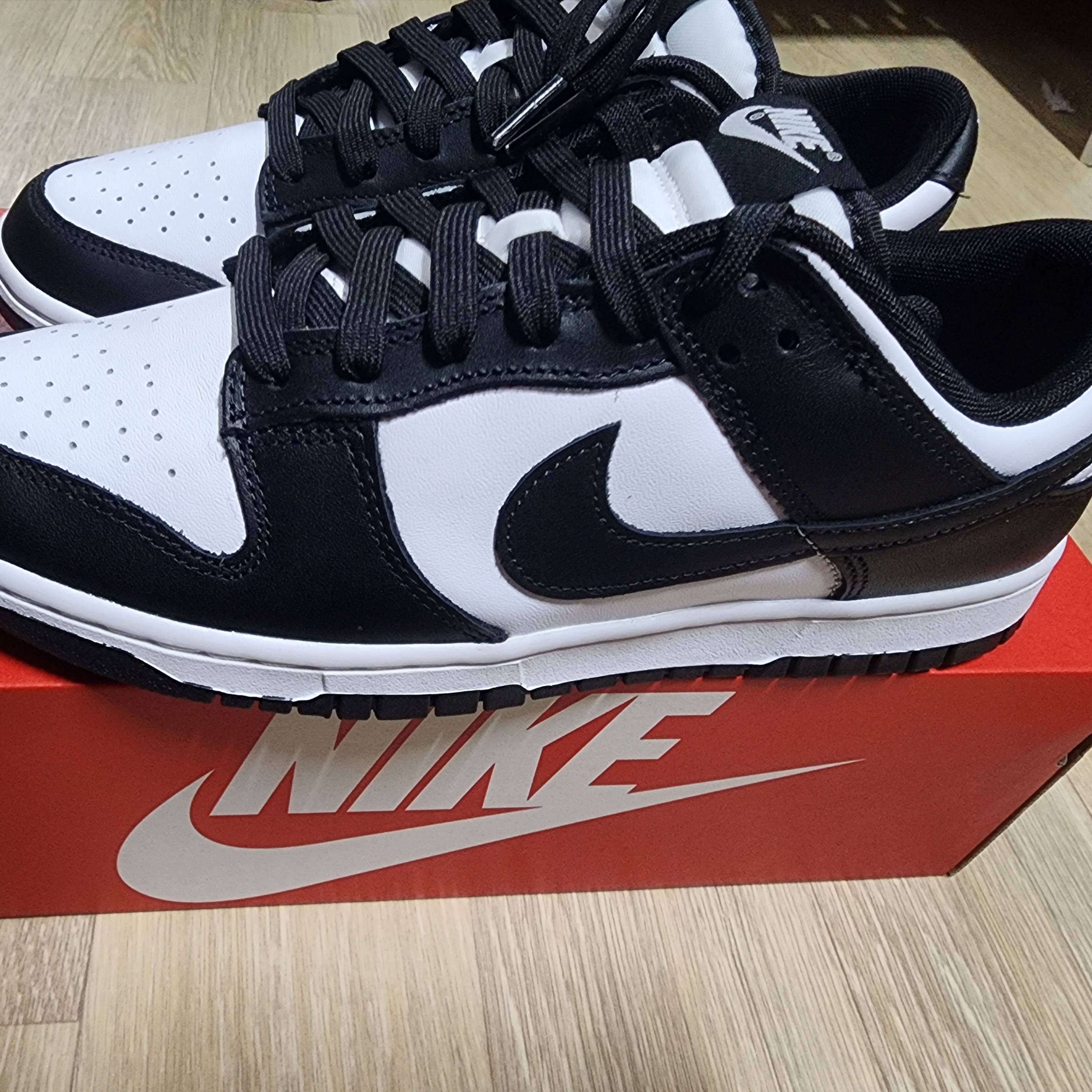 Nike Dunk Low Retro Black 착용 스타일