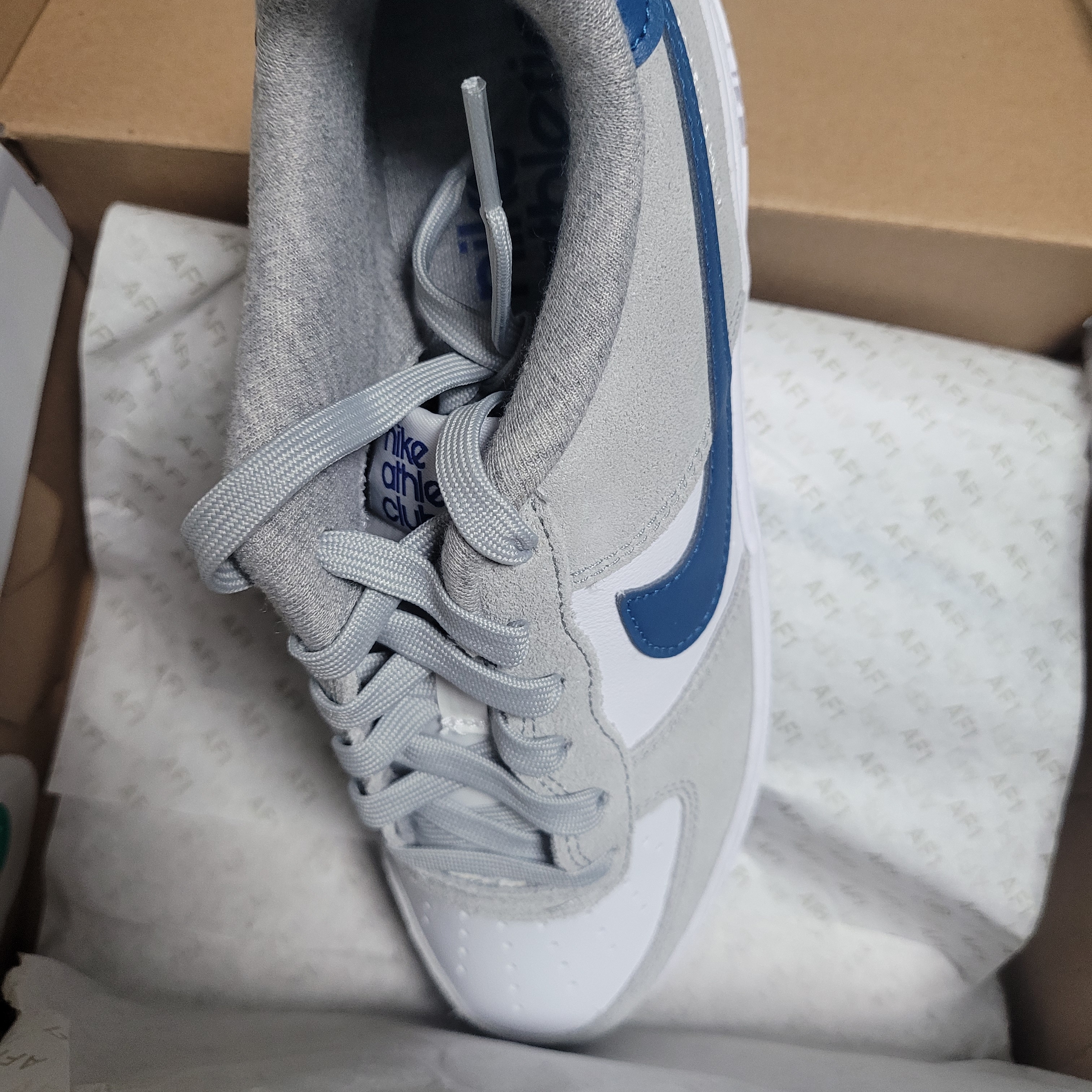 (GS) Nike Air Force 1 LV8 Athletic Club Light Smoke Grey Marina 착용 스타일