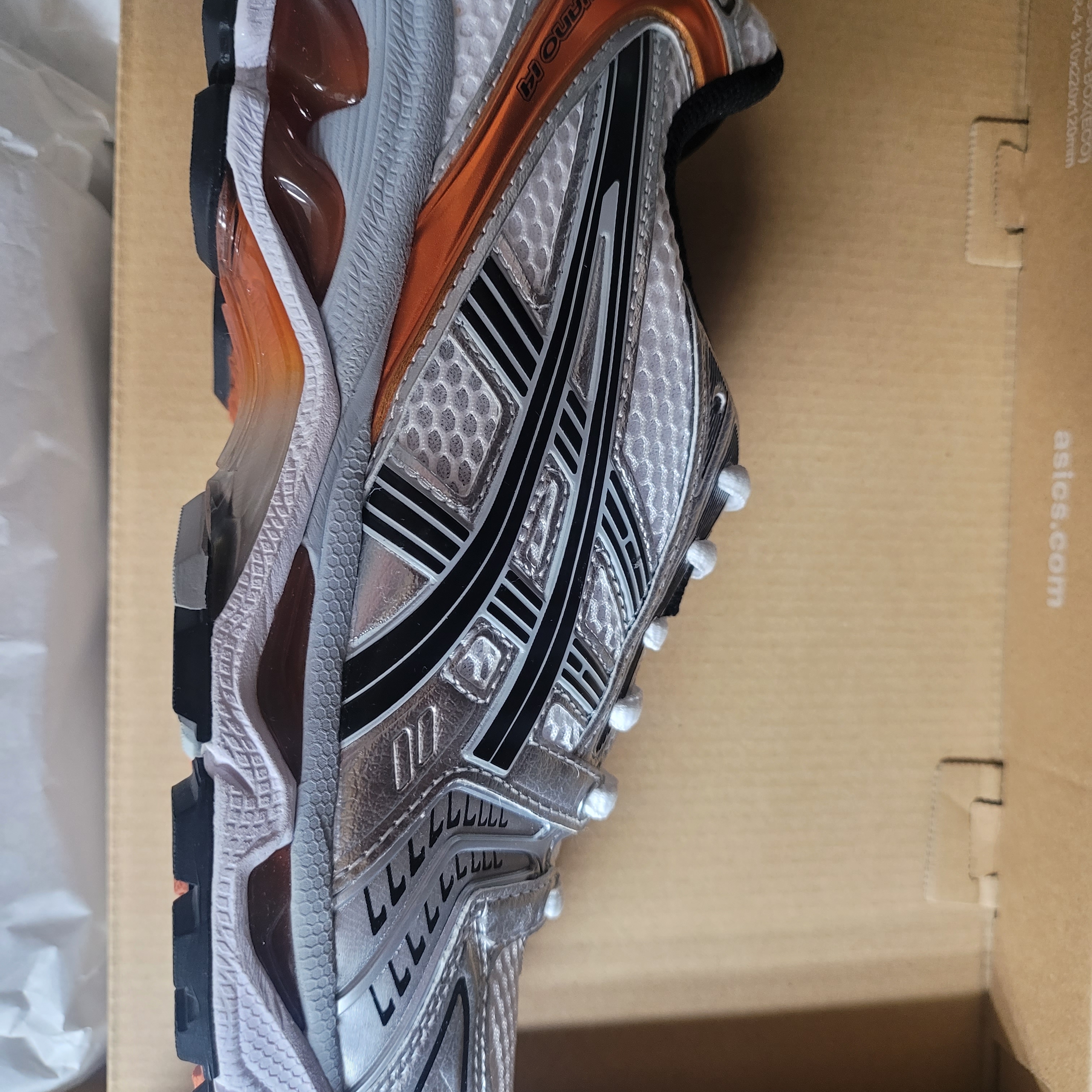 Asics Gel-Kayano 14 White Piquant Orange 착용 스타일