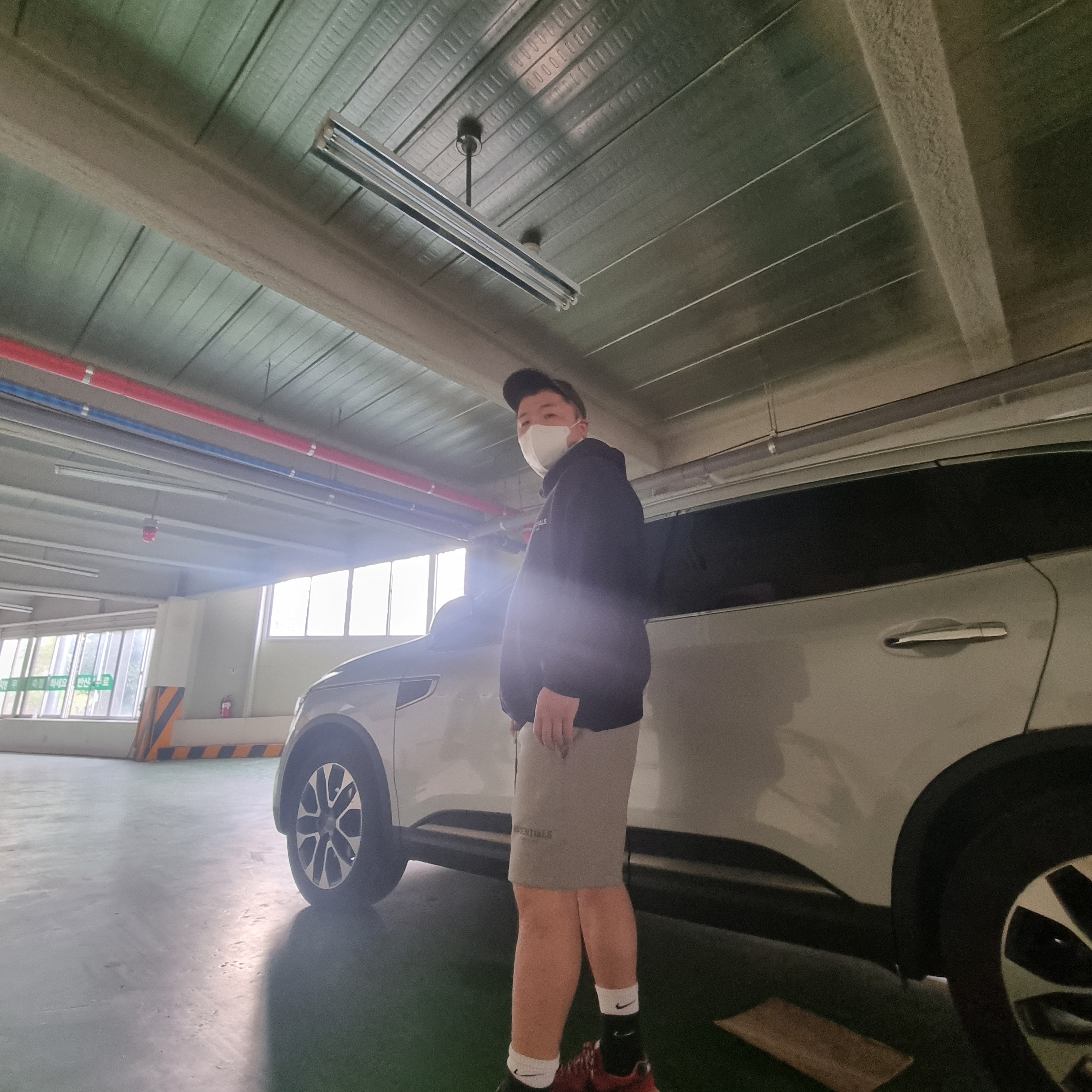 Essentials The Core Collection Sweatshorts Heather Oatmeal 착용 스타일 - 1