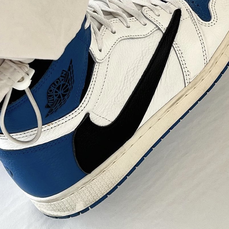 Jordan 1 x Travis Scott x Fragment Retro High OG SP Military Blue 착용 스타일