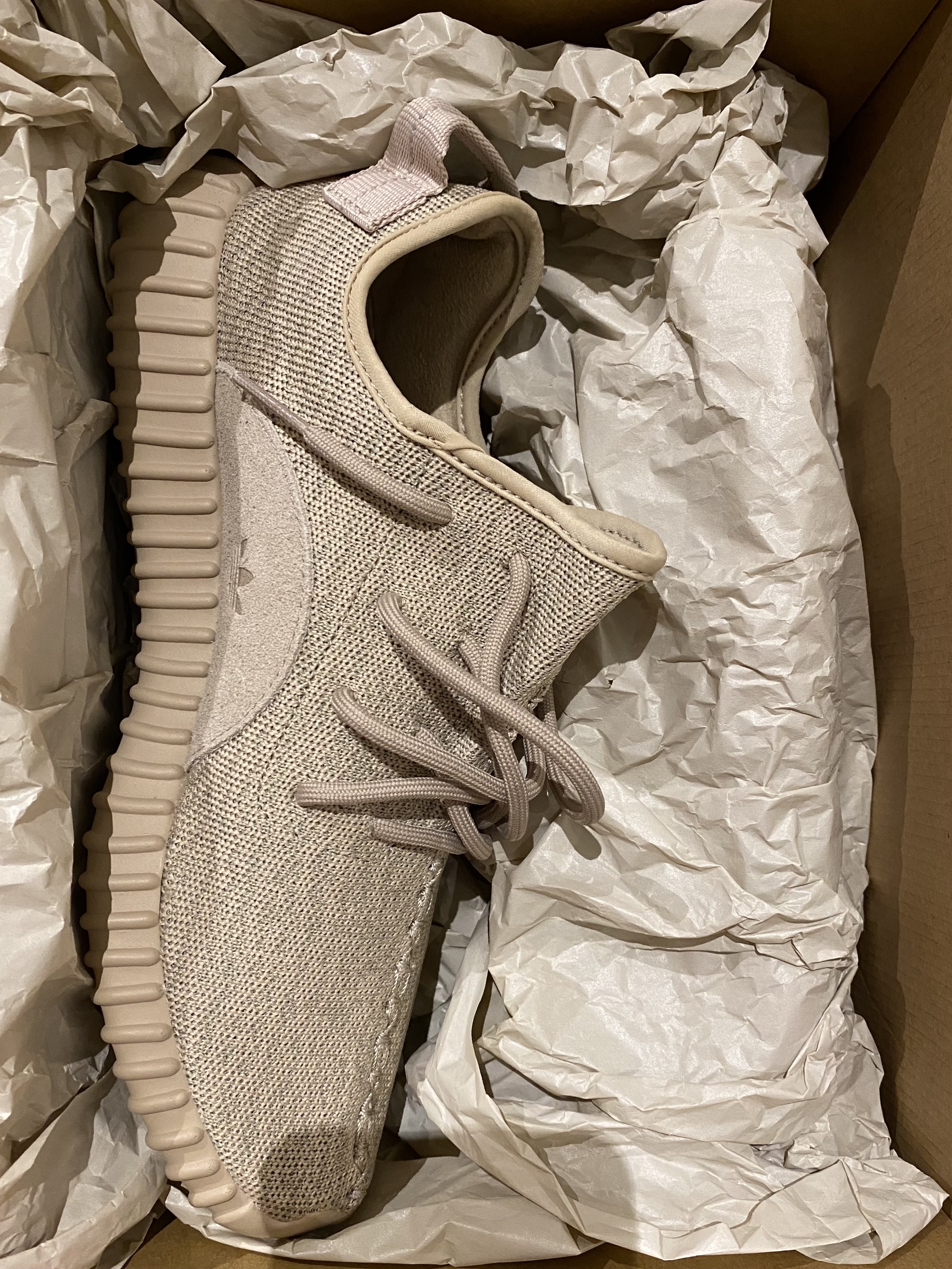 Adidas Yeezy Boost 350 Oxford Tan 착용 스타일
