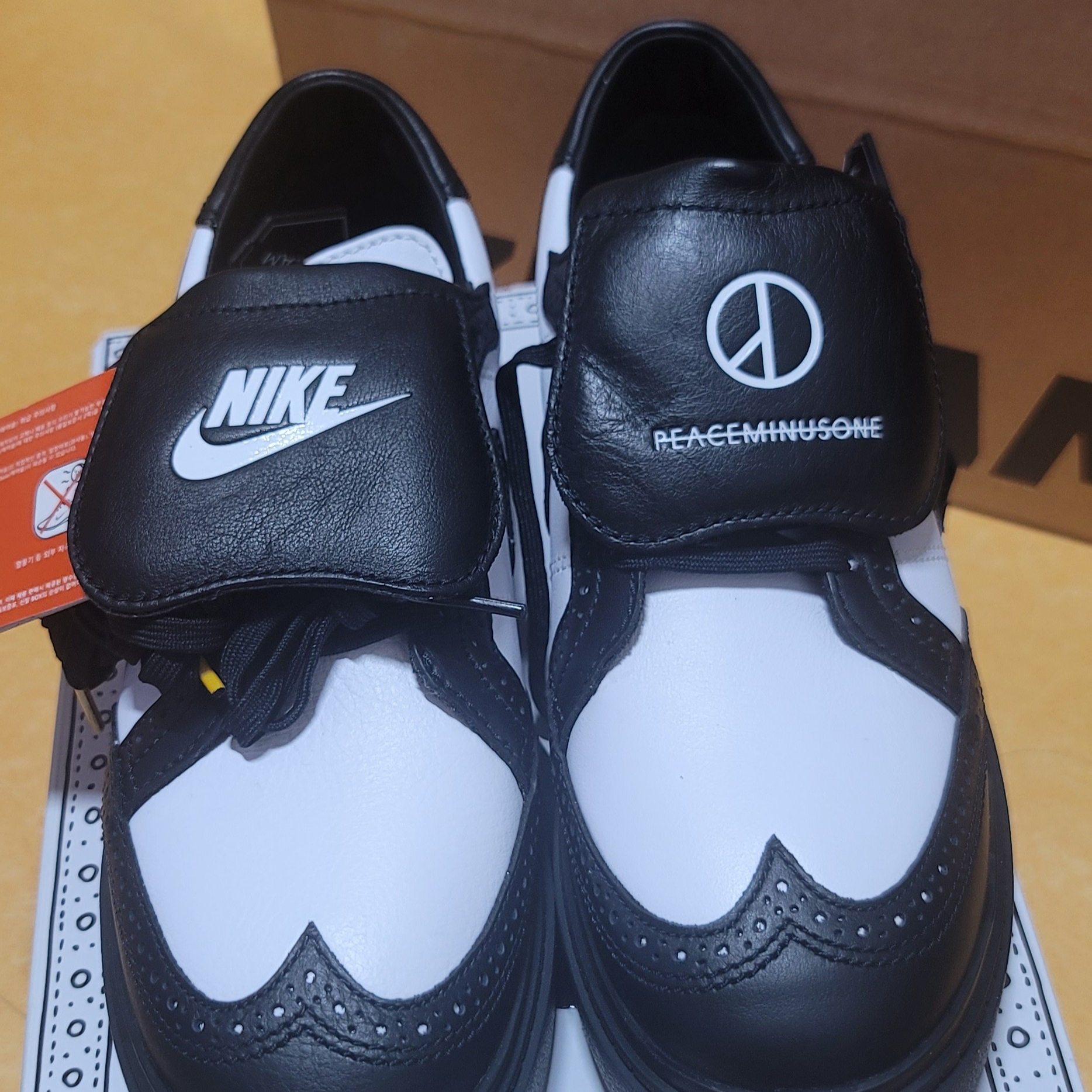 Nike x Peaceminusone Kwondo1 Black and White 착용 스타일