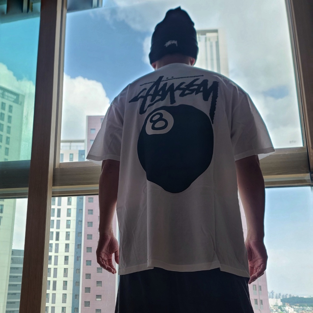 Stussy 8 Ball T-Shirt White - 22SS 착용 스타일