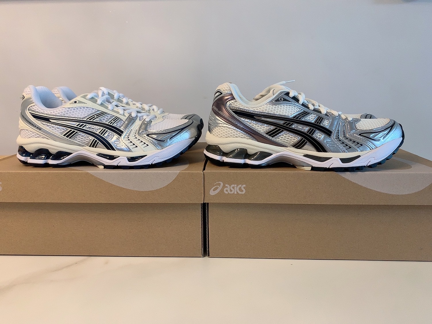 Asics Gel-Kayano 14 Cream Black, (W) Asics Gel-Kayano 14 White Midnight 착용 스타일