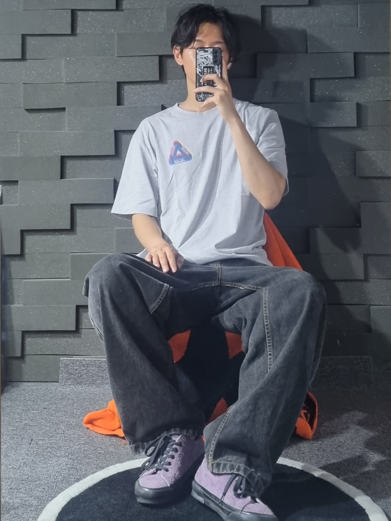 Palace Tri-Ferg Colour Blur T-Shirt Grey Marl - 20FW, Vans Vault x Julian Klincewicz OG Style 31 LX Grape Jam Black Beauty 착용 스타일