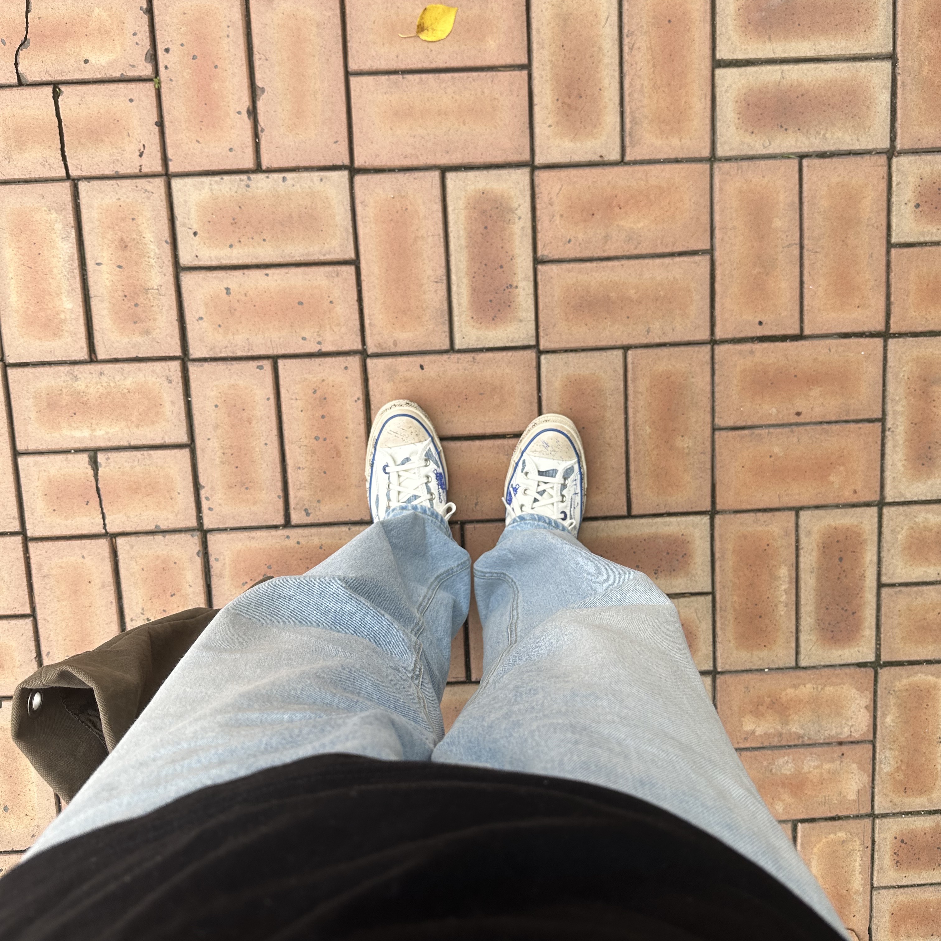 Converse x Ader Error Chuck 70 High White 착용 스타일 - 1
