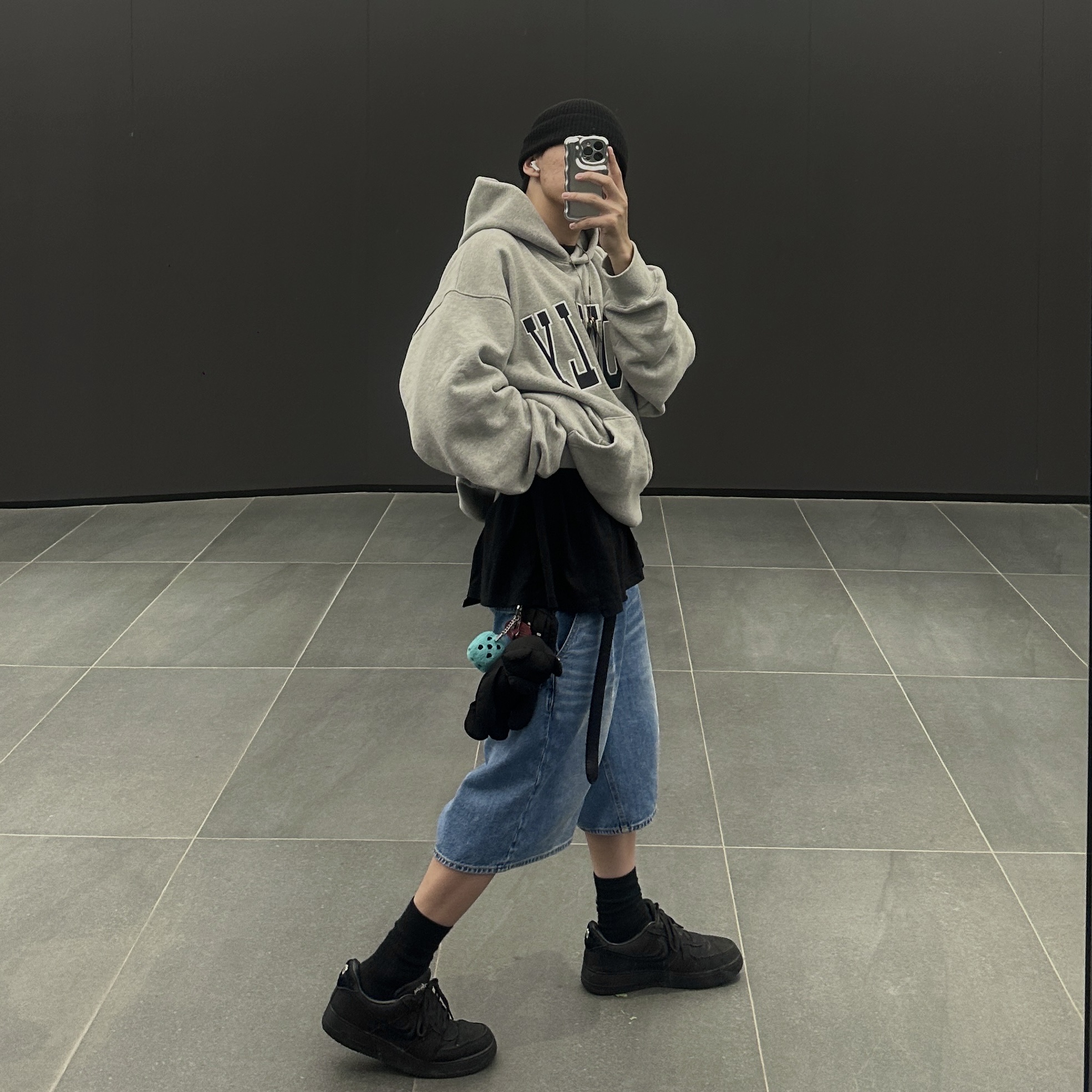 Human Made Military Card Case Black, Nike x Stussy Air Force 1 Low Triple Black 착용 스타일 - 2