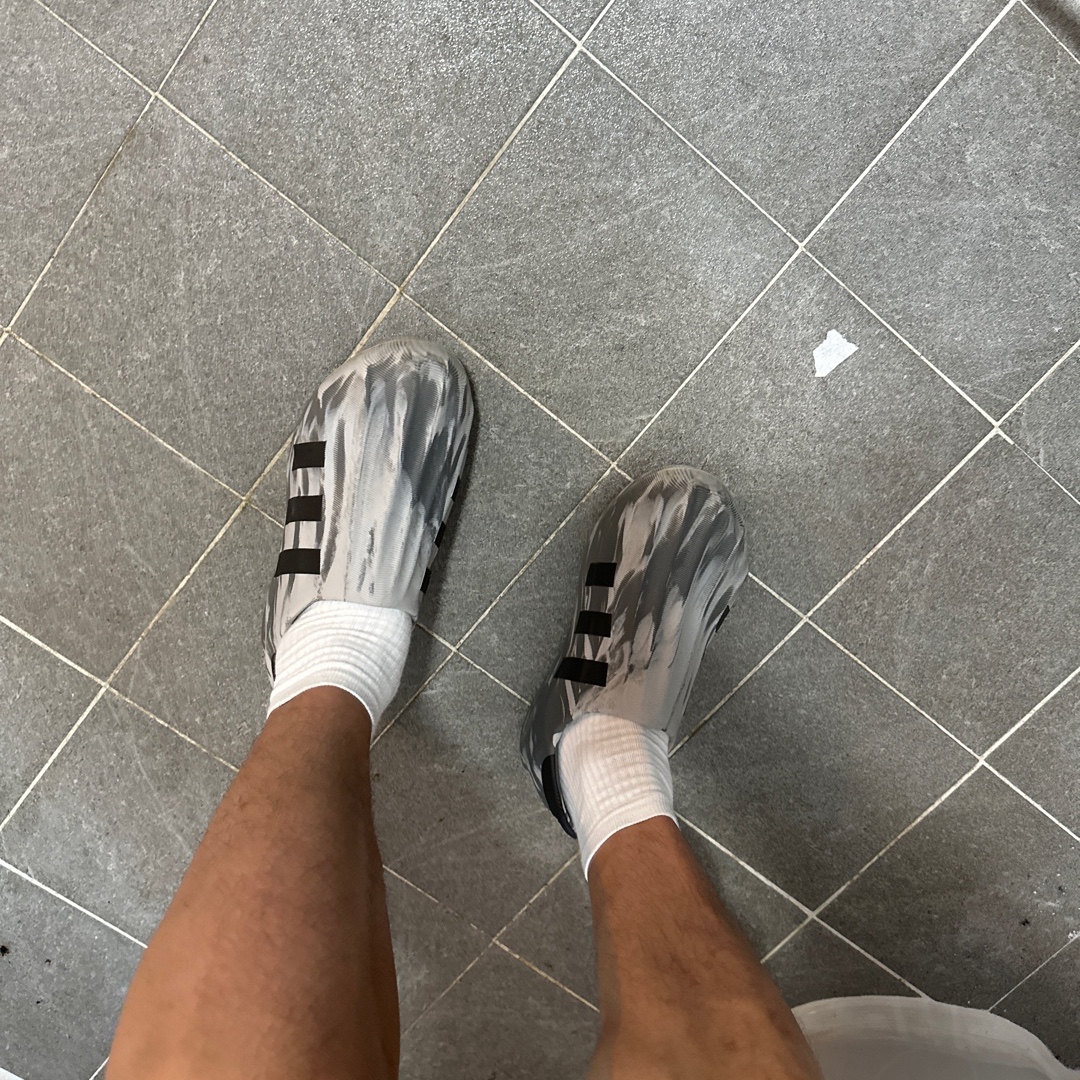 Adidas Adifom Superstar Clear Granite 착용 스타일