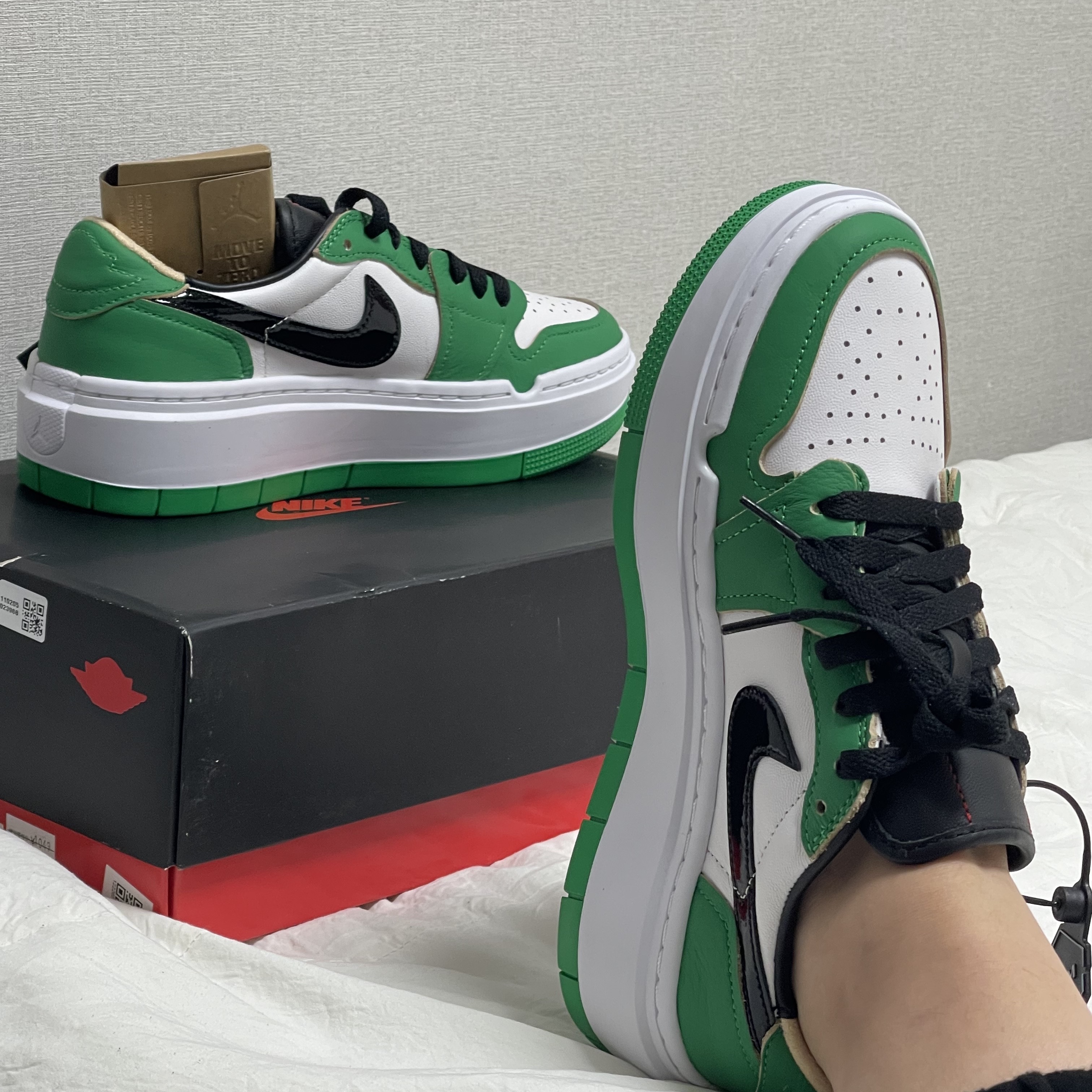 (W) Jordan 1 Elevate Low SE Lucky Green 착용 스타일 - 2