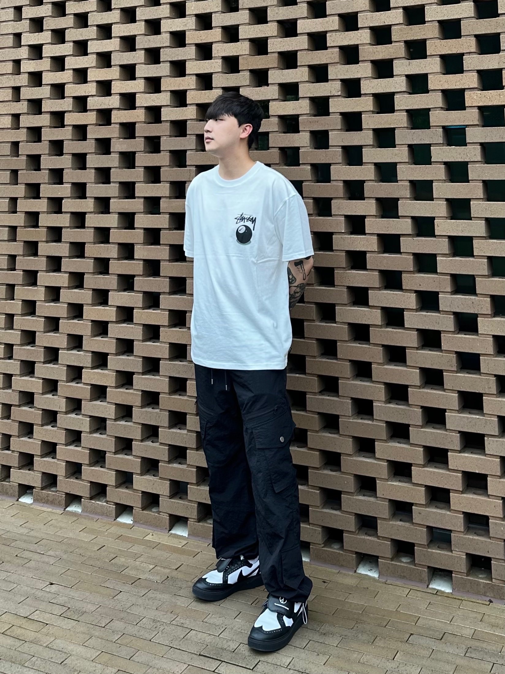 Nike x Peaceminusone Kwondo1 Black and White, Nike x Stussy NRG FL SS 8 Ball T-Shirt White (DO9322-100) 착용 스타일