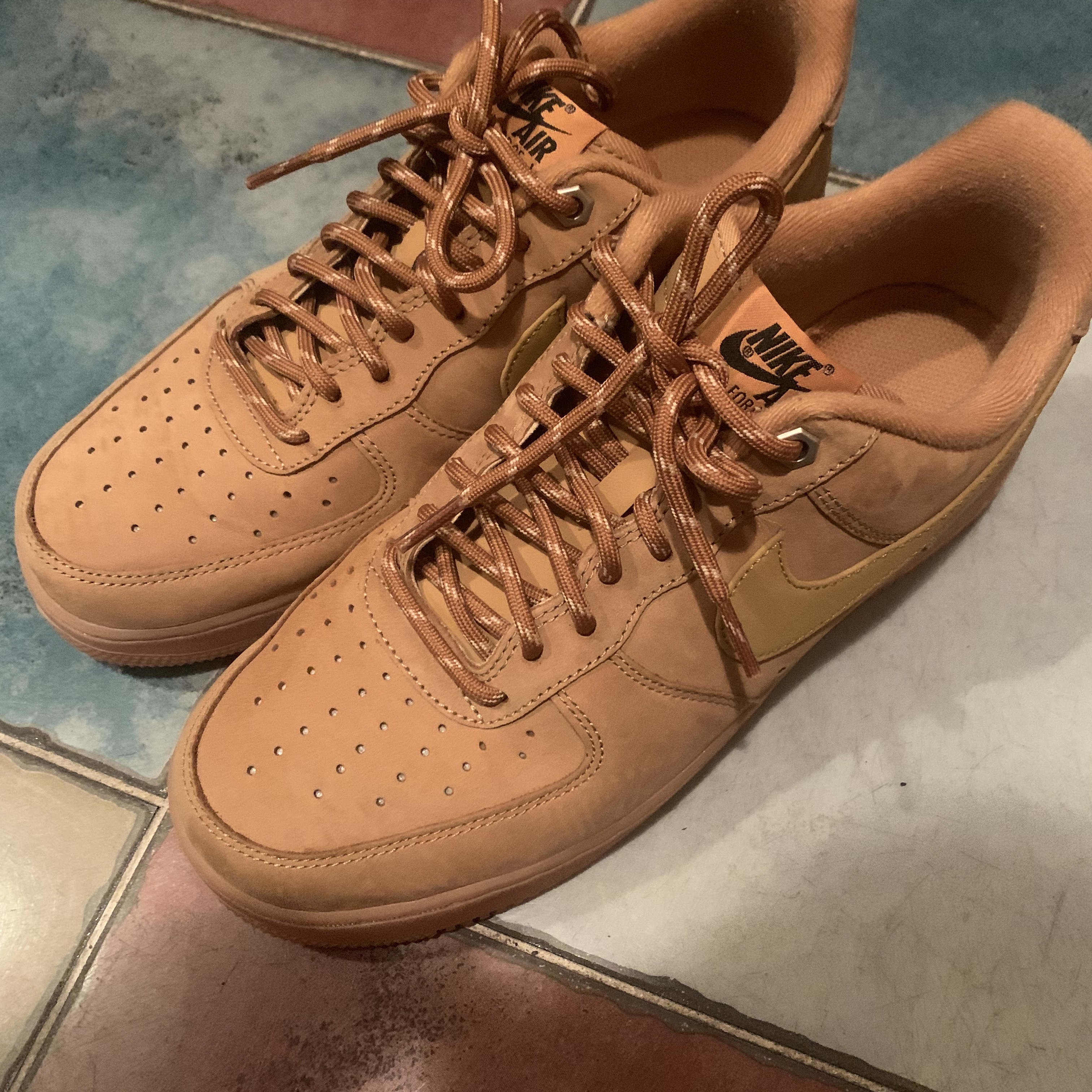 Nike Air Force 1 '07 WB Flax 착용 스타일
