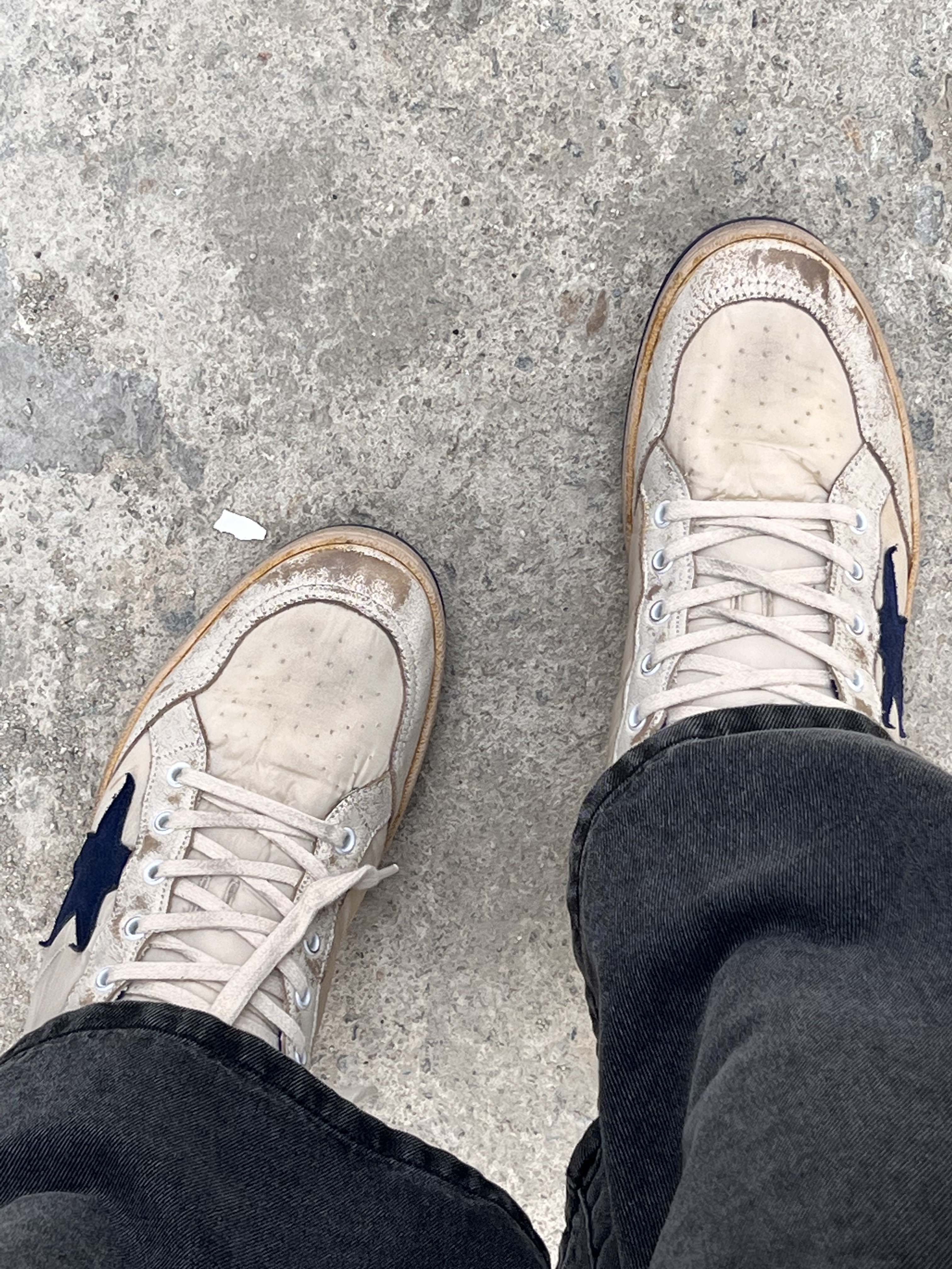 Golden Goose Sky Star Sneakers Cream White Dark Blue 착용 스타일 - 4