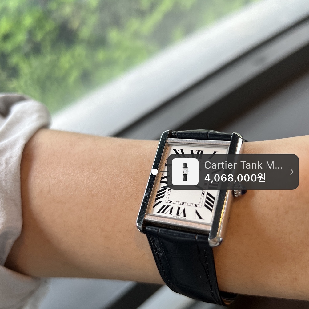 Cartier Tank Must Watch Large Quartz Steel Calfskin Black 착용 스타일