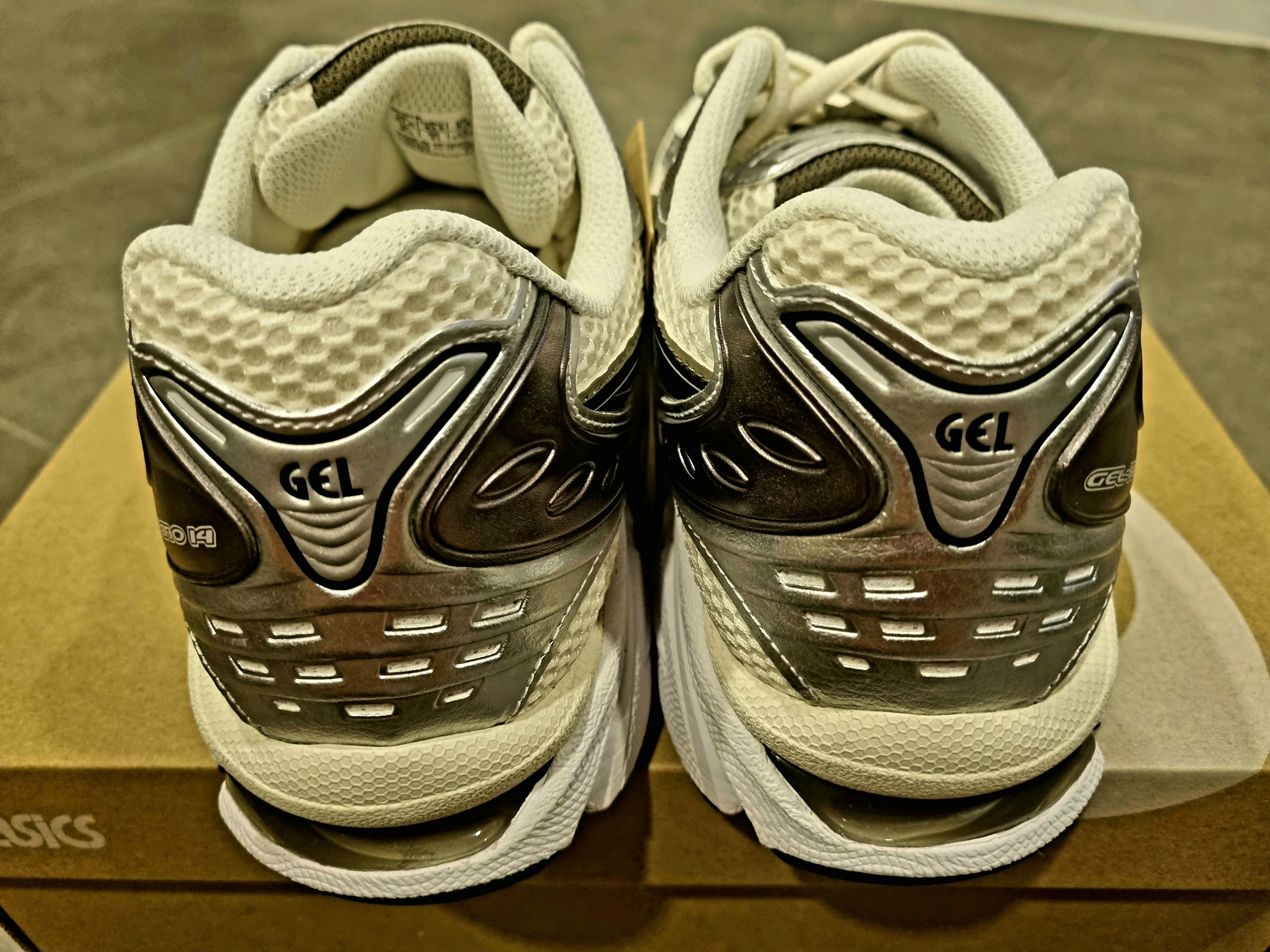 Asics Gel-Kayano 14 Cream Black 착용 스타일 - 4