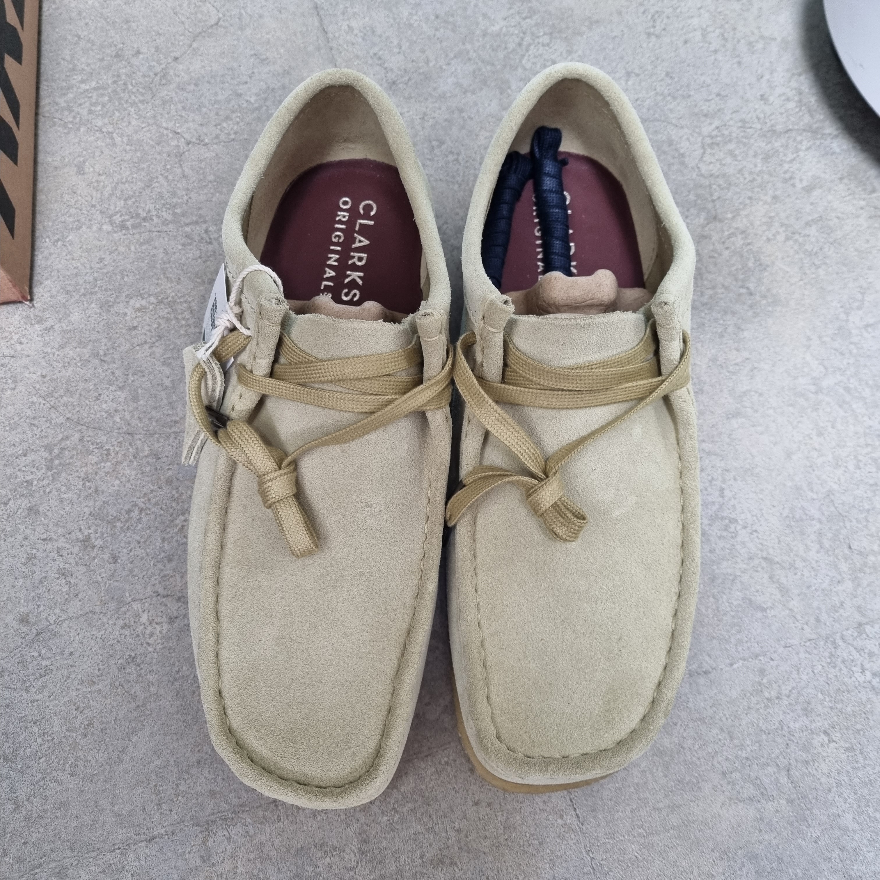 Clarks Wallabee Maple Suede 착용 스타일