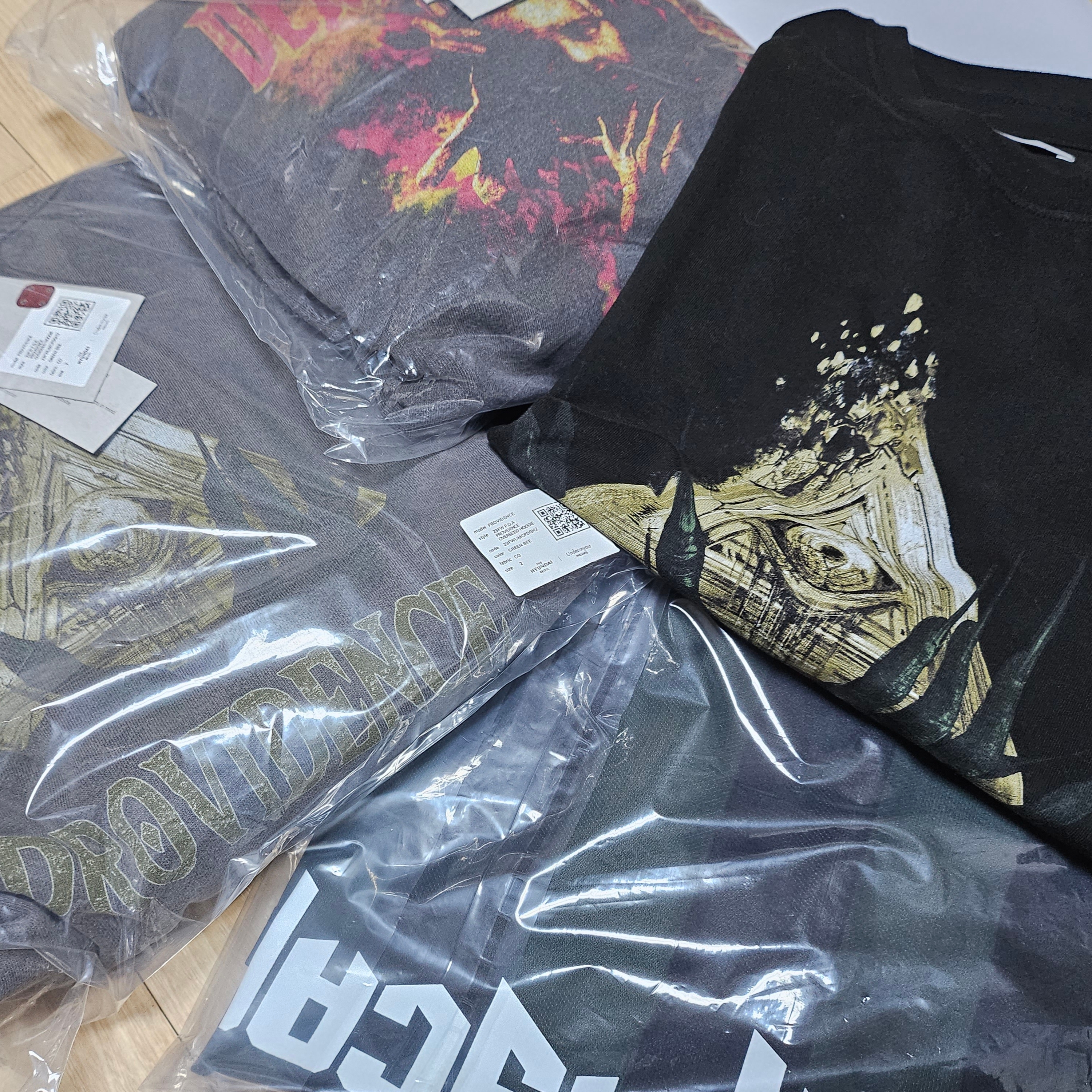 Undermycar Wolfen Bold Stripe Football Jersey Sycamore - 23FW (The Hyundai Seoul Exclusive), Undermycar Death Eaters Oversized Hoodie Fiesta - 23FW 착용 스타일