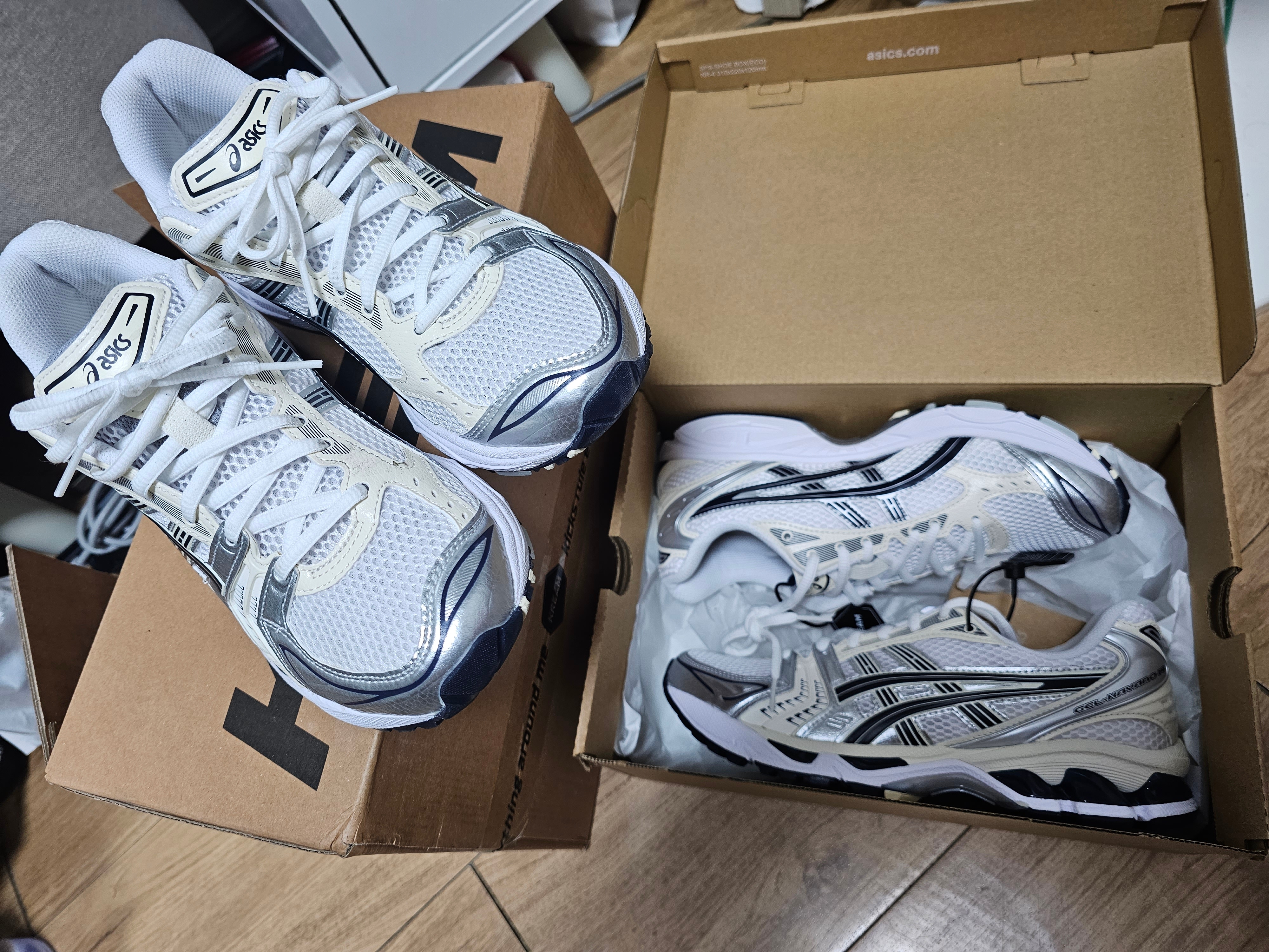 (W) Asics Gel-Kayano 14 White Midnight 착용 스타일 - 2
