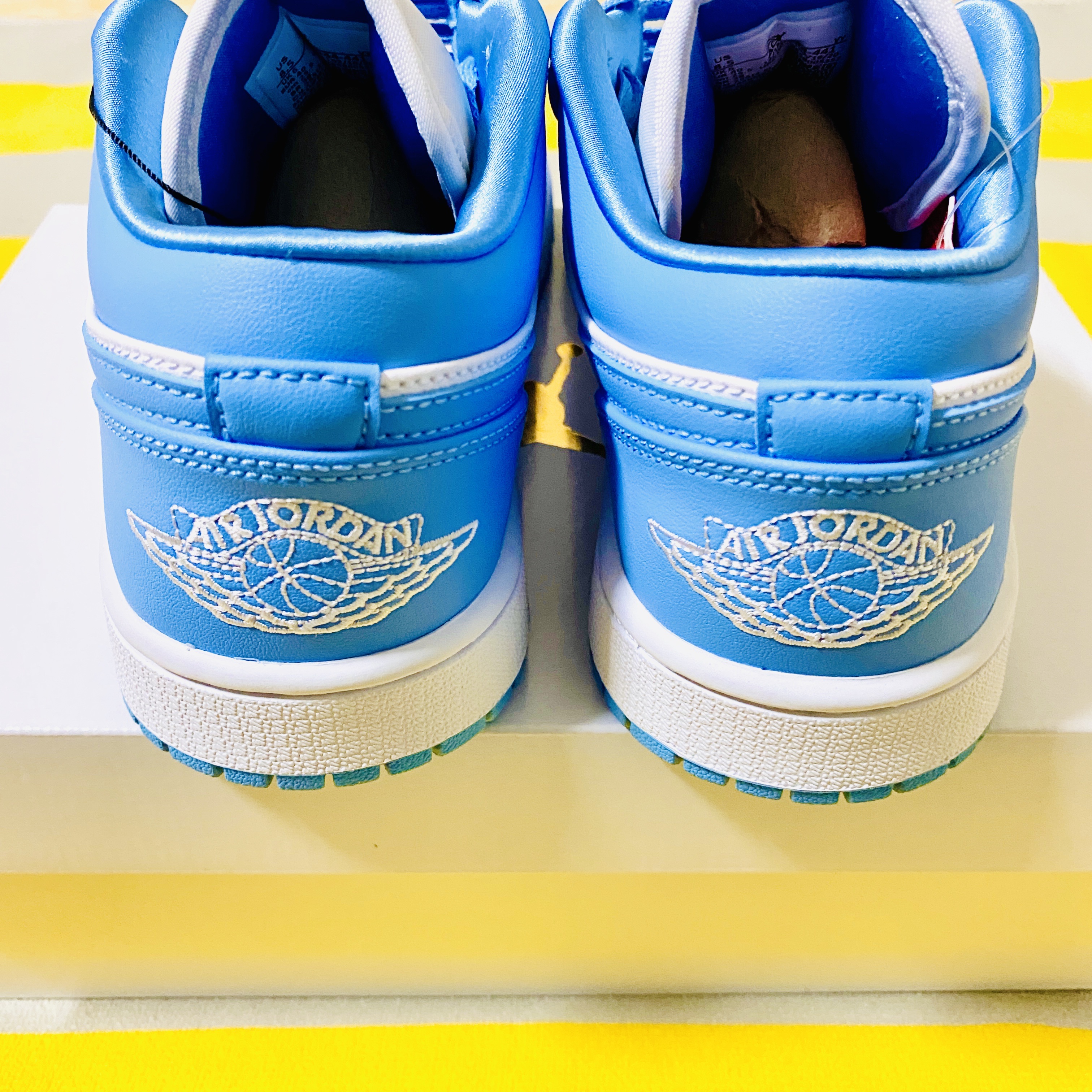 (W) Jordan 1 Low UNC University Blue 착용 스타일 - 3