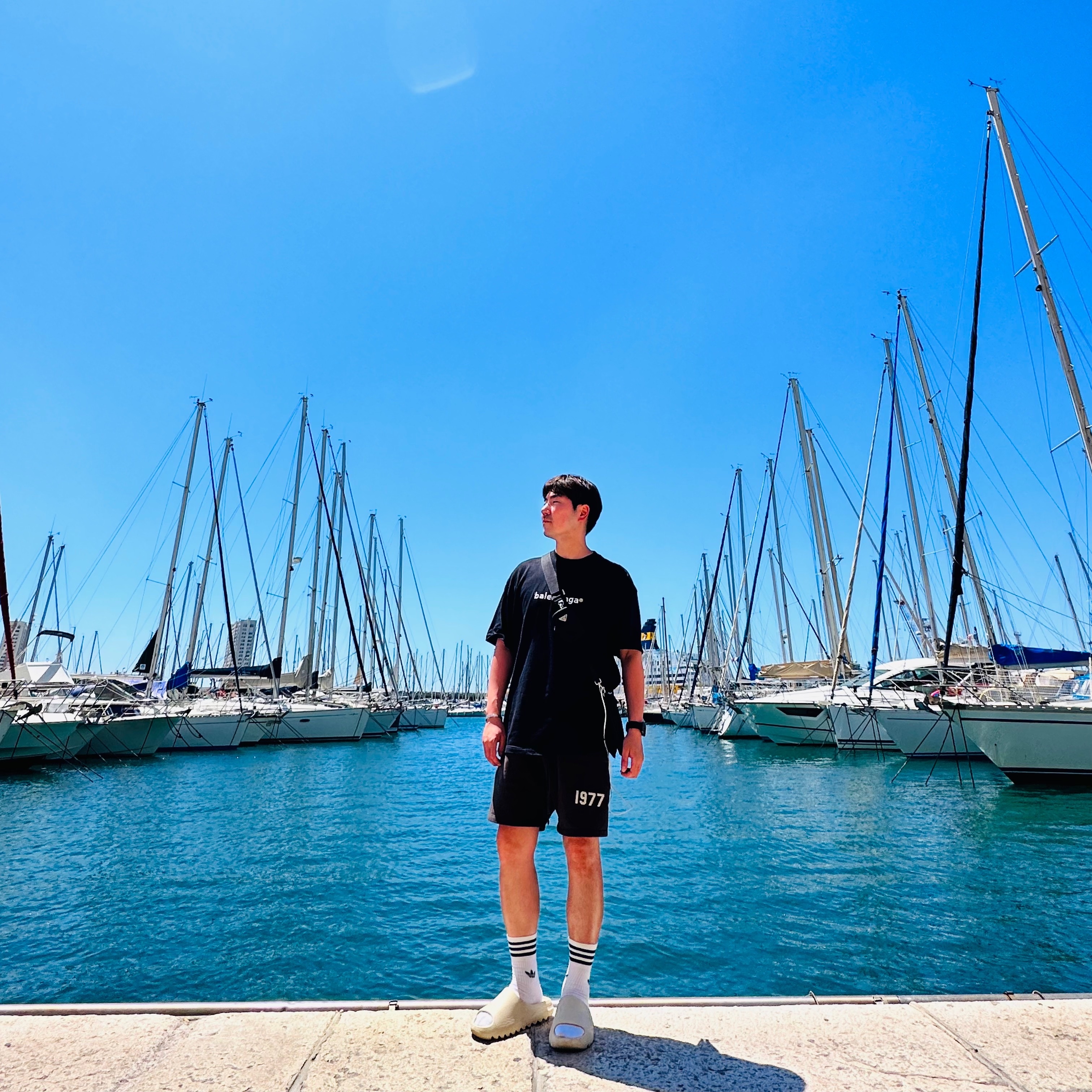 Balenciaga Mirror Balenciaga T-Shirt Medium Fit Black, Essentials 1977 Shorts Iron - 22SS 착용 스타일 - 1