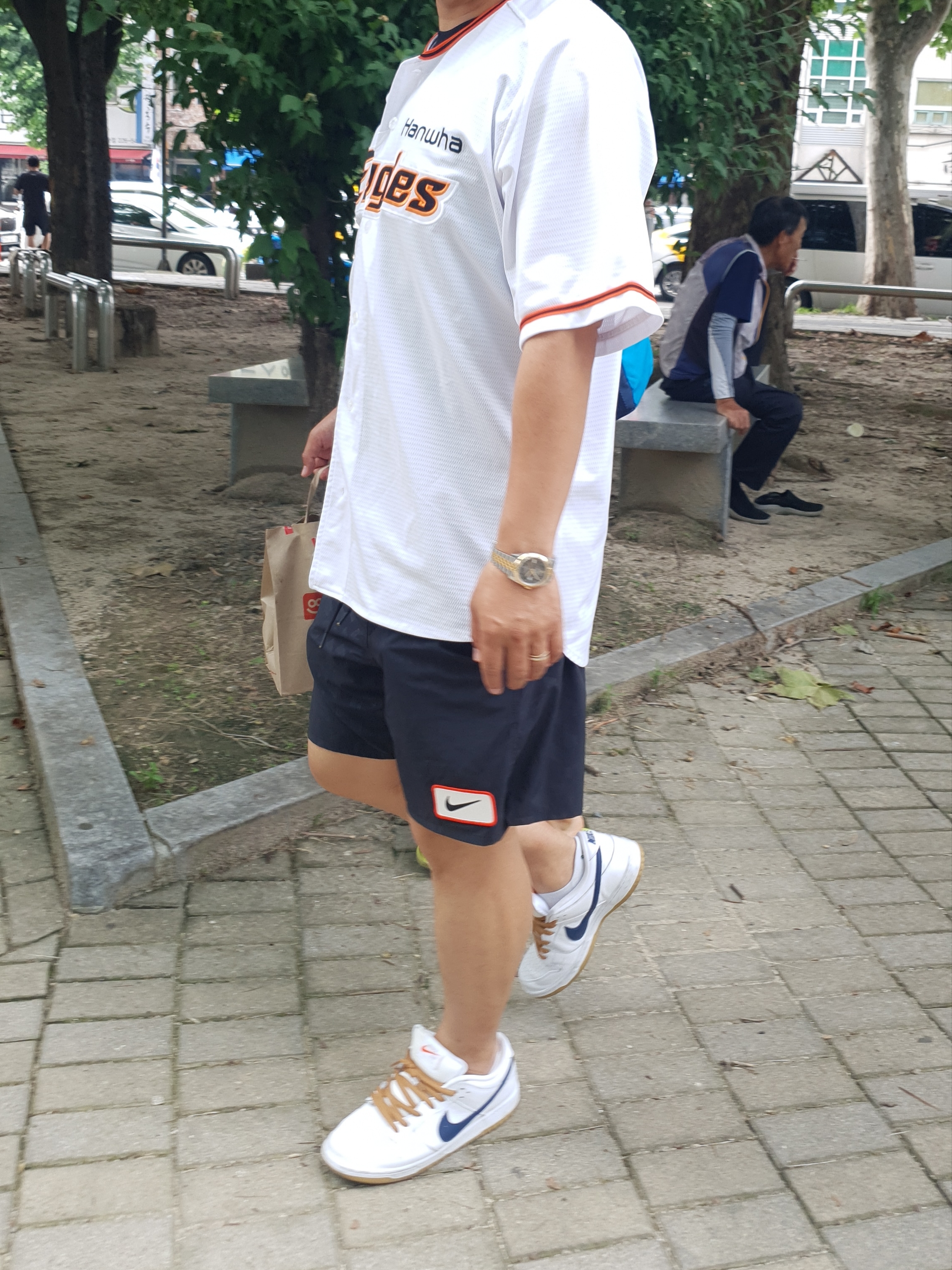 Nike SB Dunk Low Pro ISO Orange Label White Navy, Rolex Datejust 41mm 126333 Slate Roman Jubilee 착용 스타일 - 1