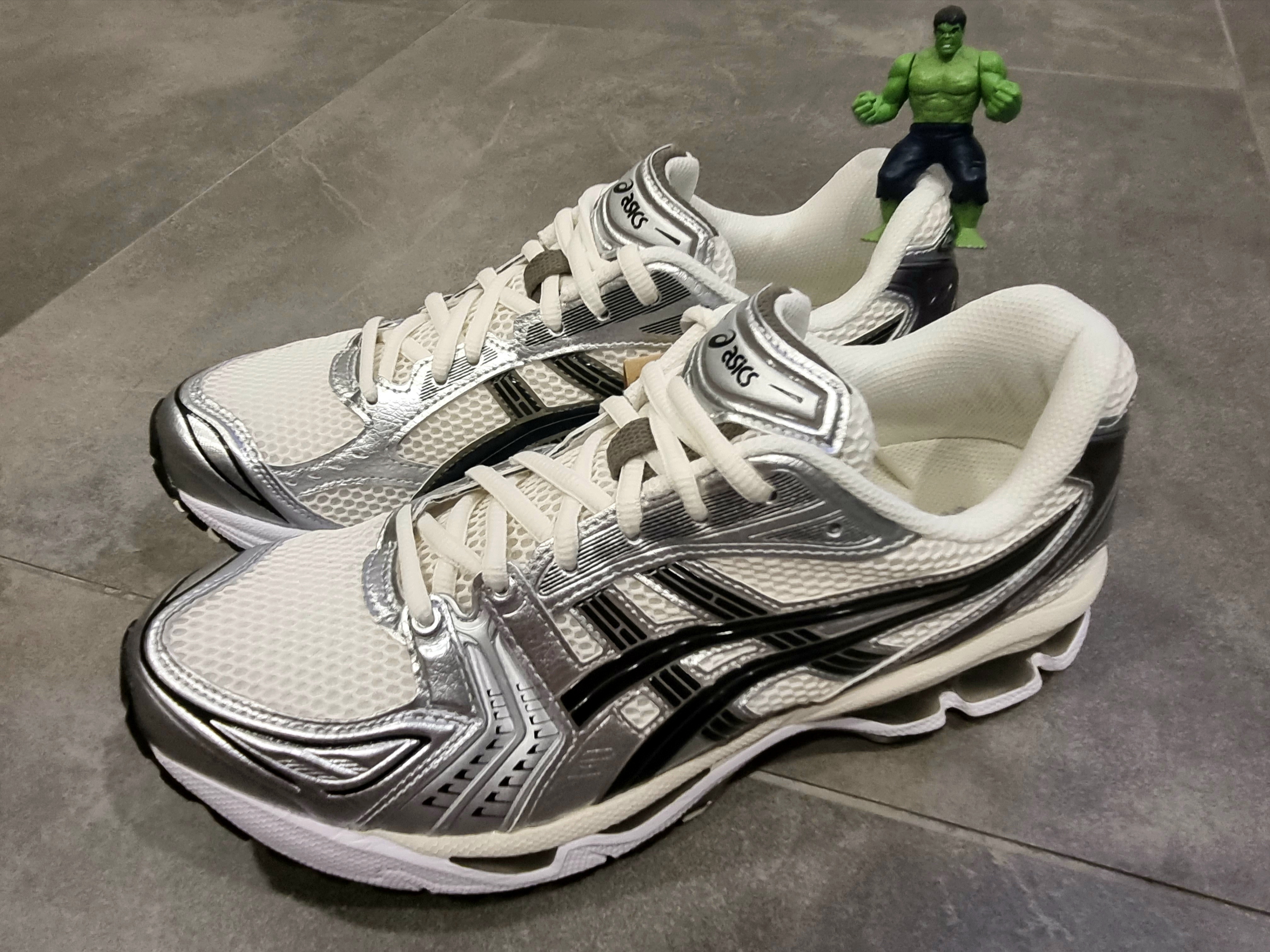 Asics Gel-Kayano 14 Cream Black 착용 스타일 - 1