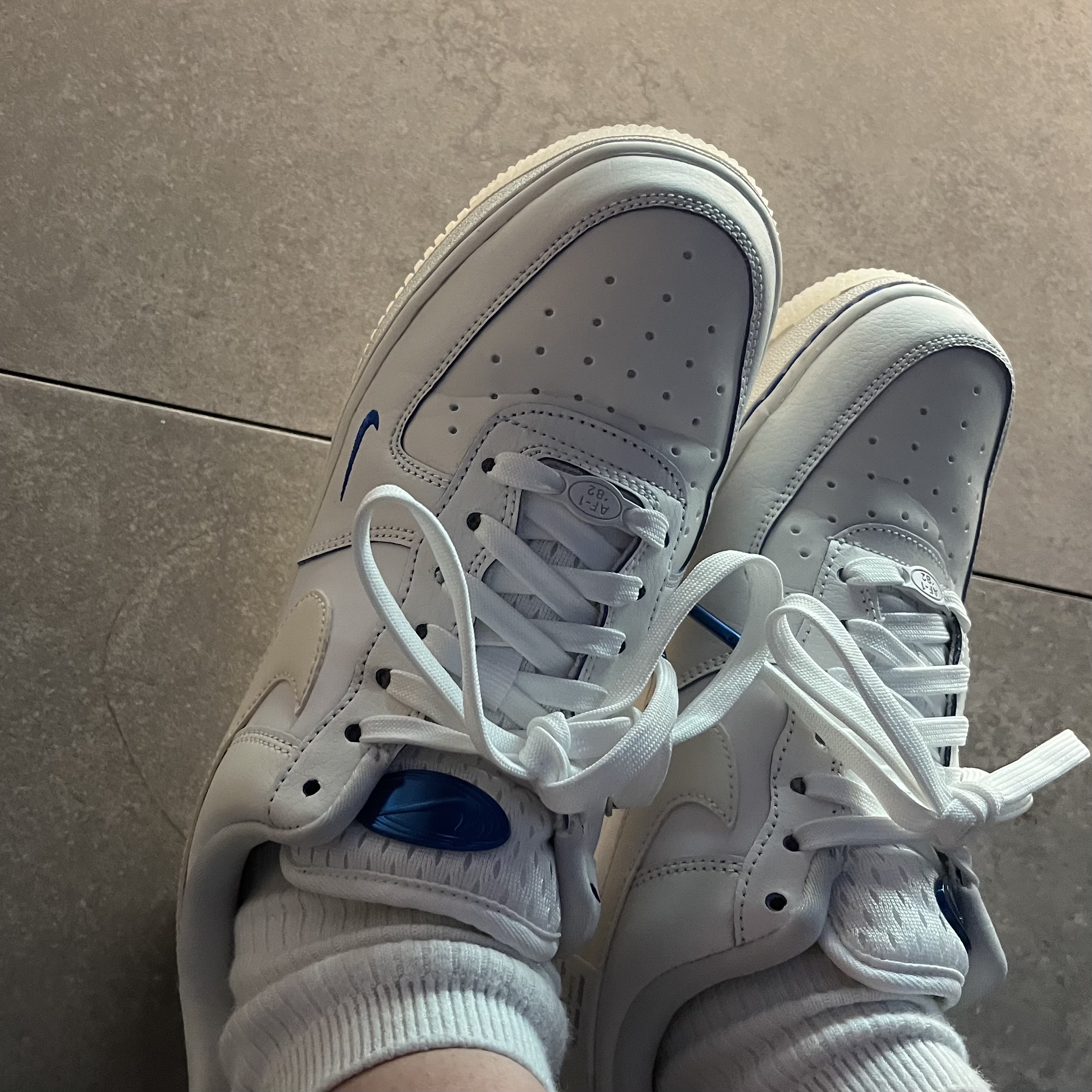 (W) Nike Air Force 1 '07 LX Game Royal Sail 착용 스타일 - 2