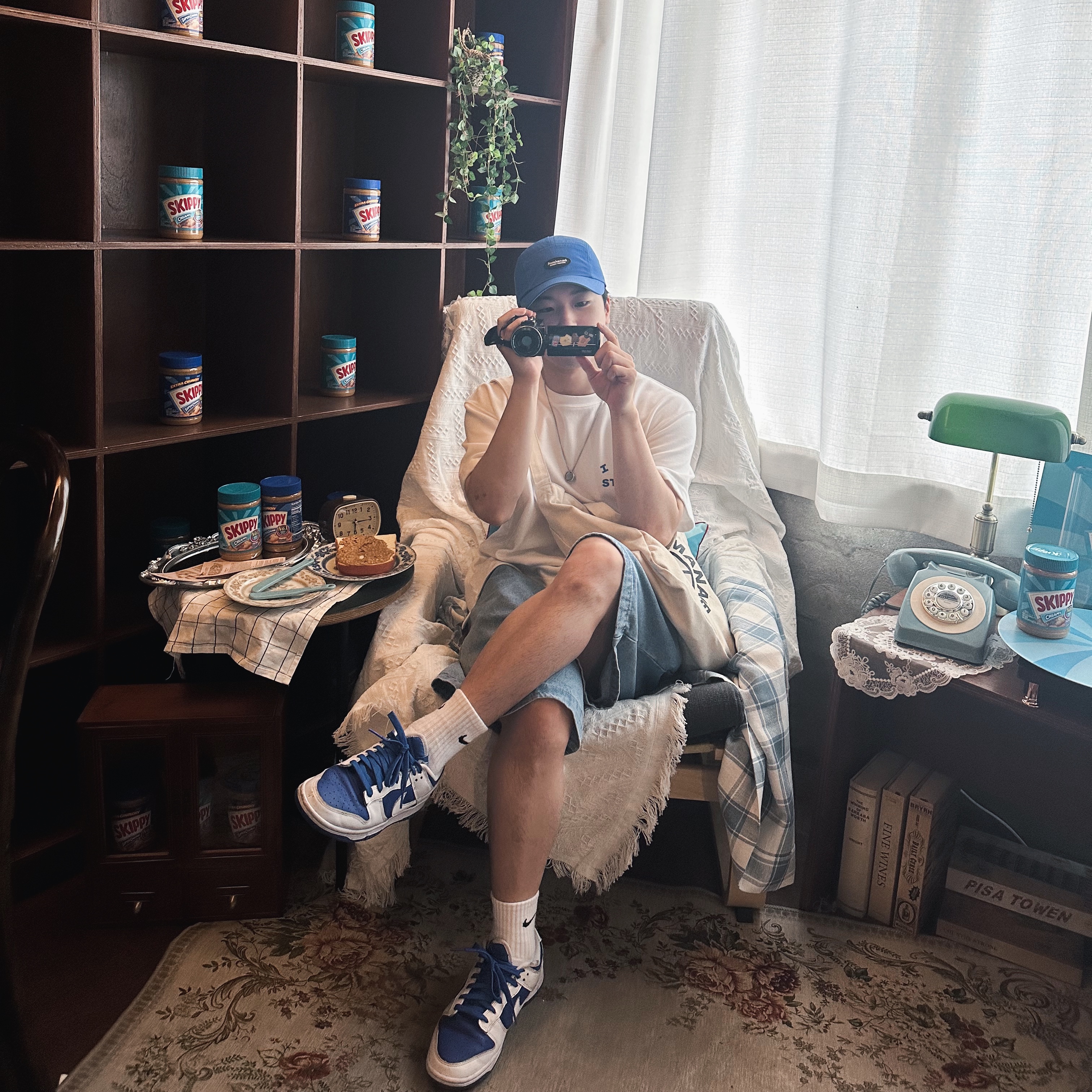 IAB Studio 10th Anniversary T-Shirts Pack White & Black (2 Pack), Nike Dunk Low Retro Racer Blue and White 착용 스타일 - 3