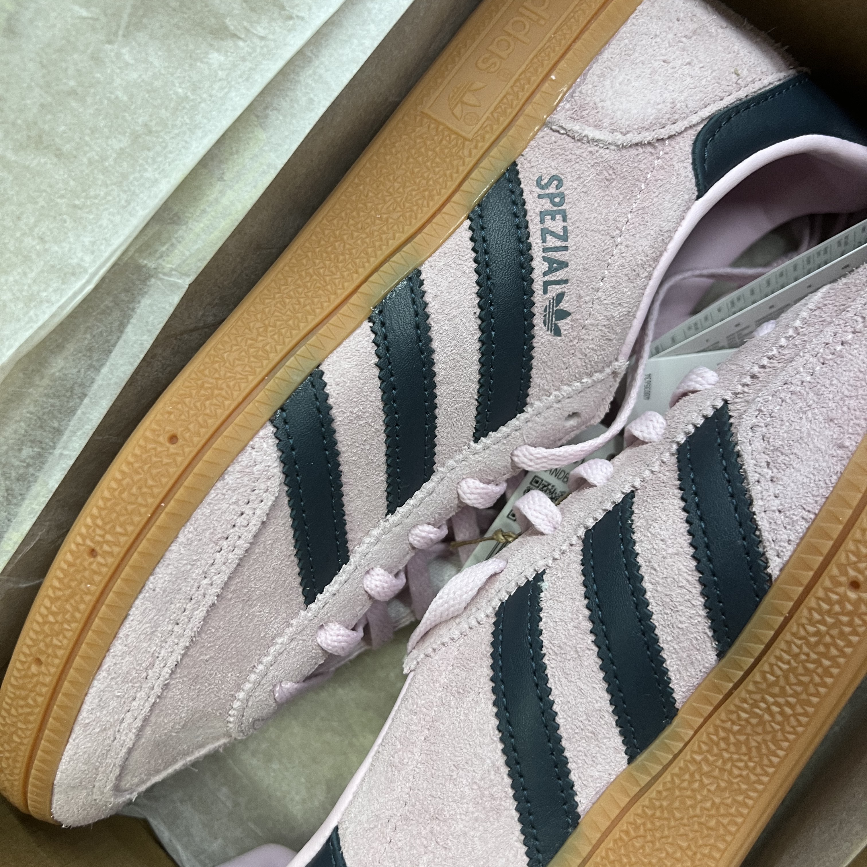 (W) Adidas Spezial Handball Clear Pink, Adidas x Wales Bonner Samba Brown Ecru Tint 착용 스타일 - 1