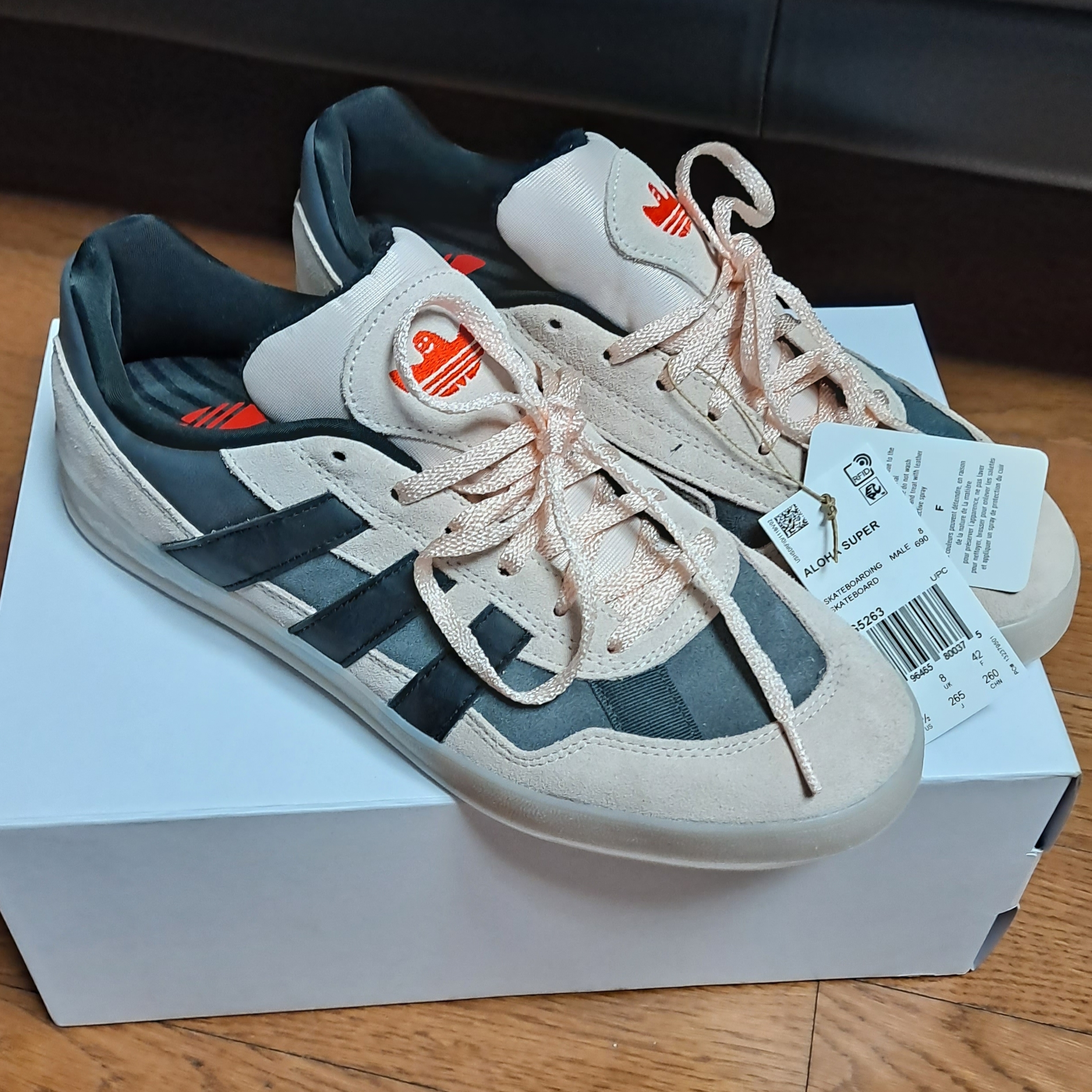 Adidas Aloha Super Wonder Quartz Grey 착용 스타일