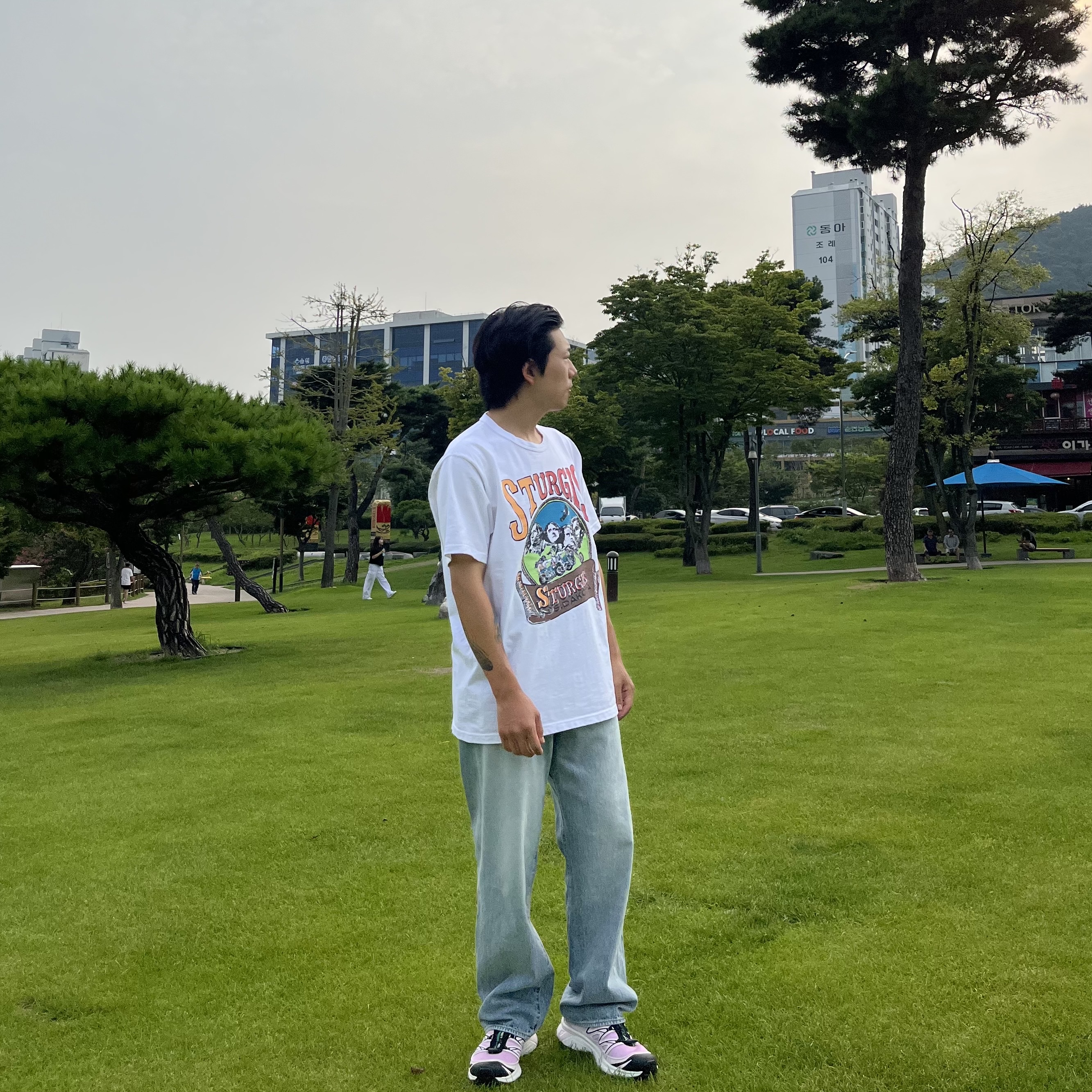 Comoli 5P Denim Pants Bleach - 23SS, Salomon x Sandy Liang XT-6 Expanse Cradle Pink 착용 스타일 - 1