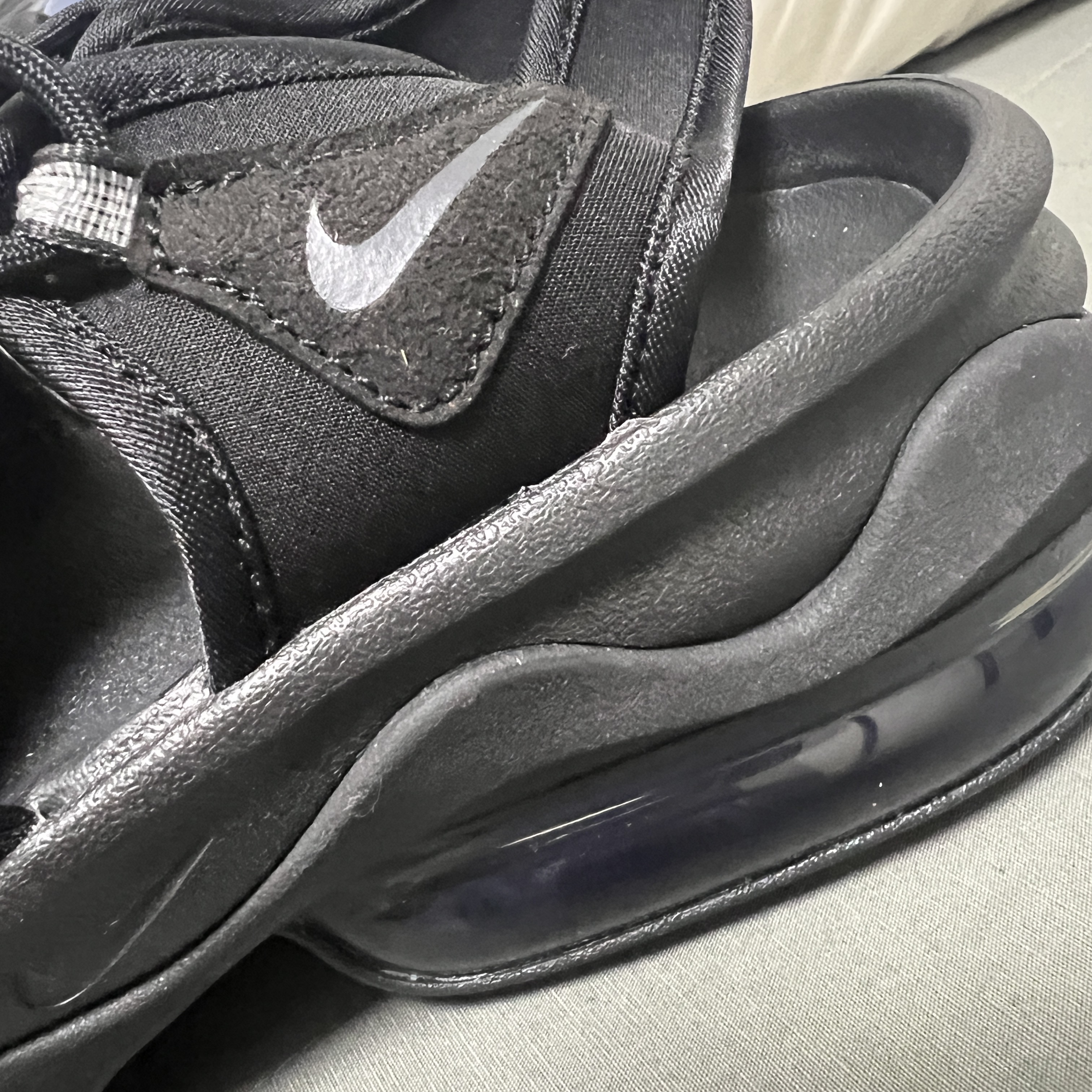(W) Hoka Bondi 7 Black - Wide, (W) Nike Air Max Koko Sandal Black 착용 스타일 - 2