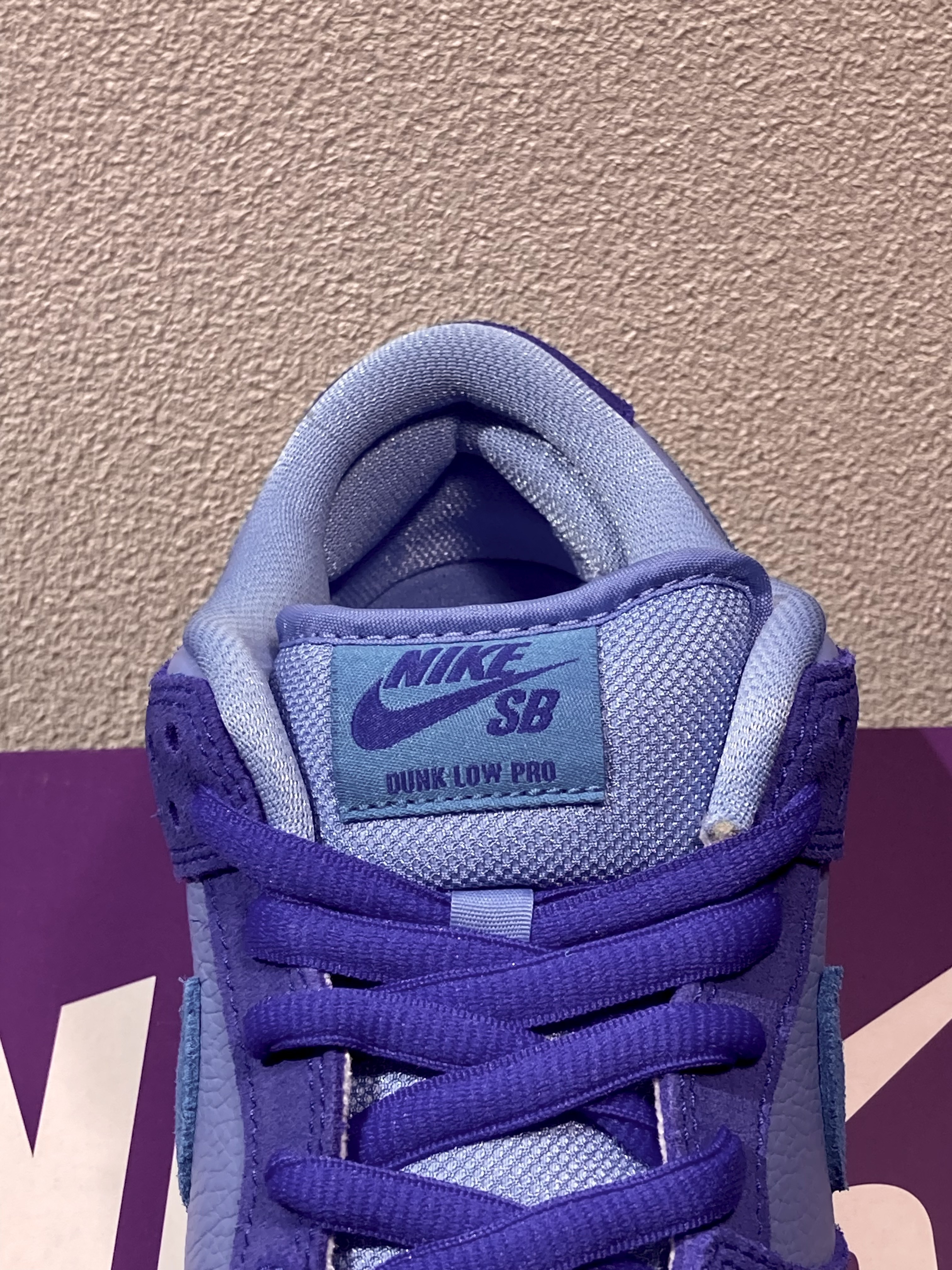Nike SB Dunk Low Pro Blue Raspberry 착용 스타일 - 5