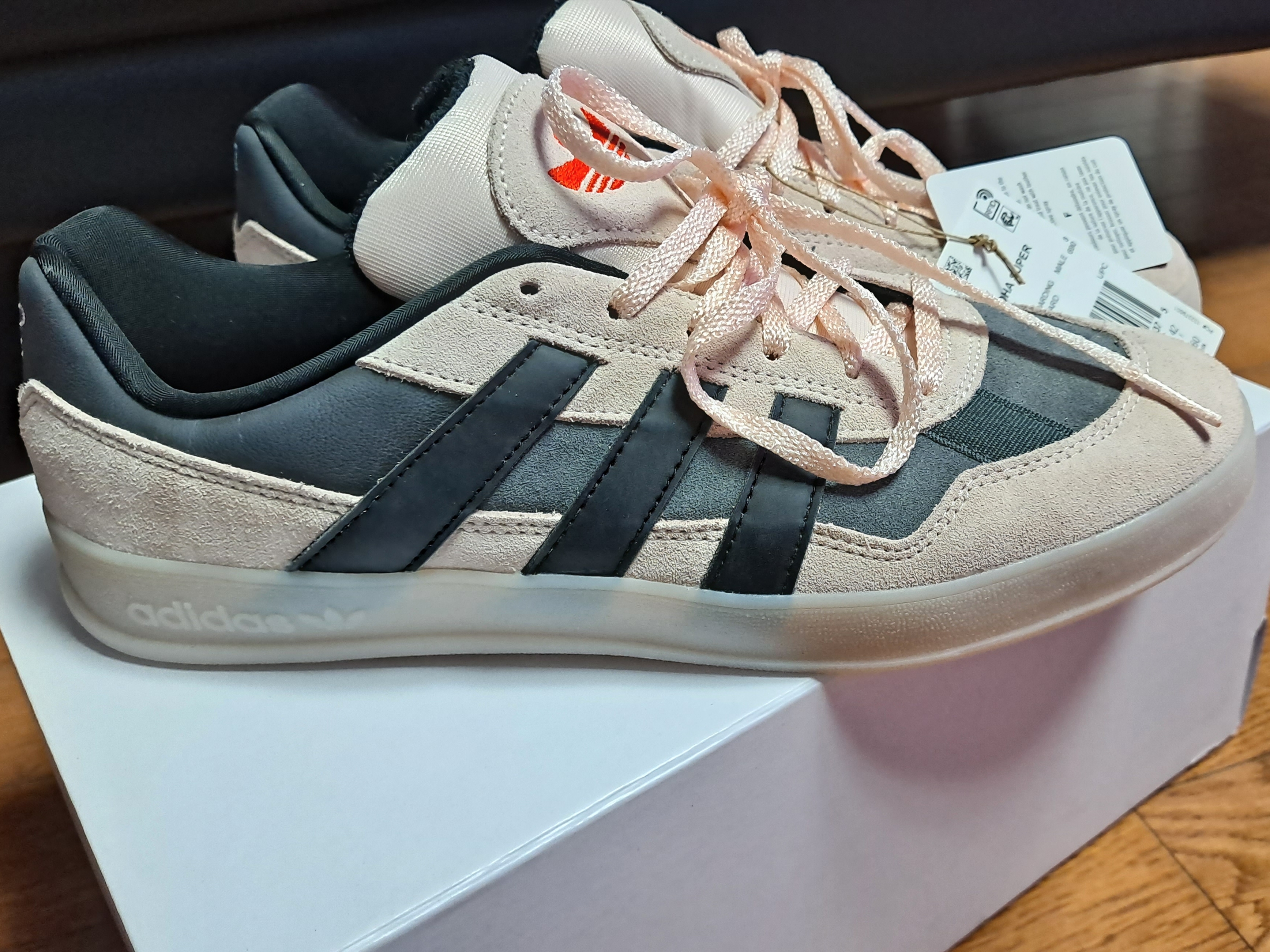 Adidas Aloha Super Wonder Quartz Grey 착용 스타일