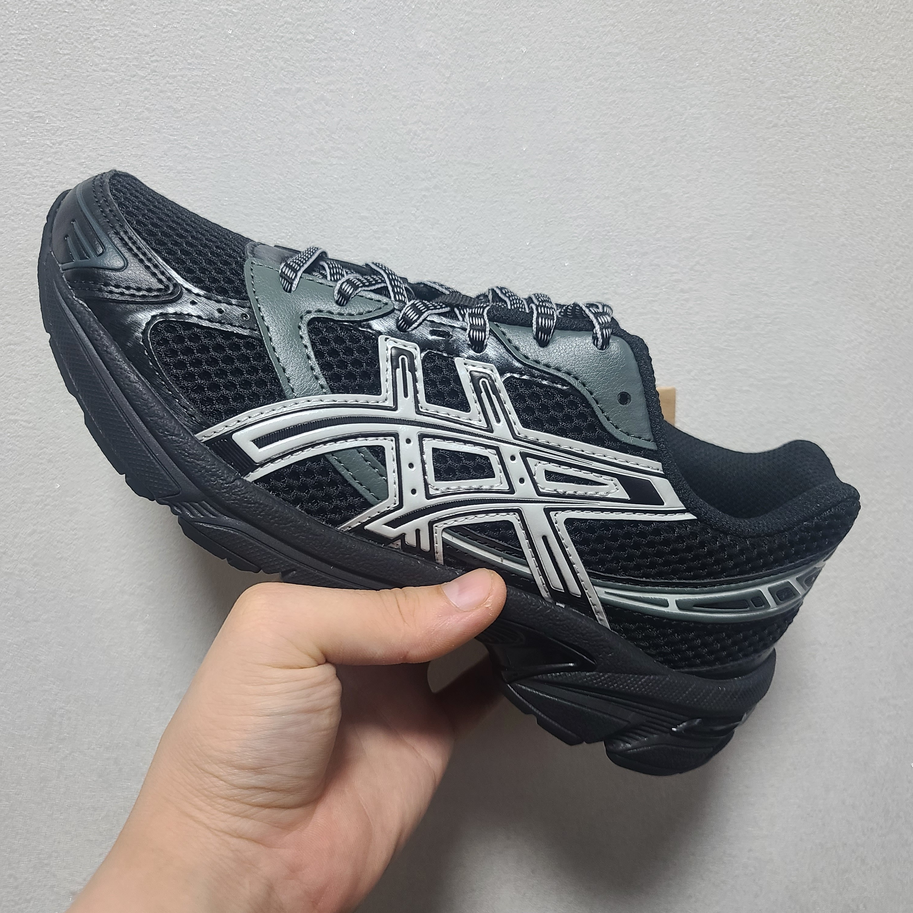 Asics Gel-1130 Black Glacier Grey - Folder Exclusive 착용 스타일