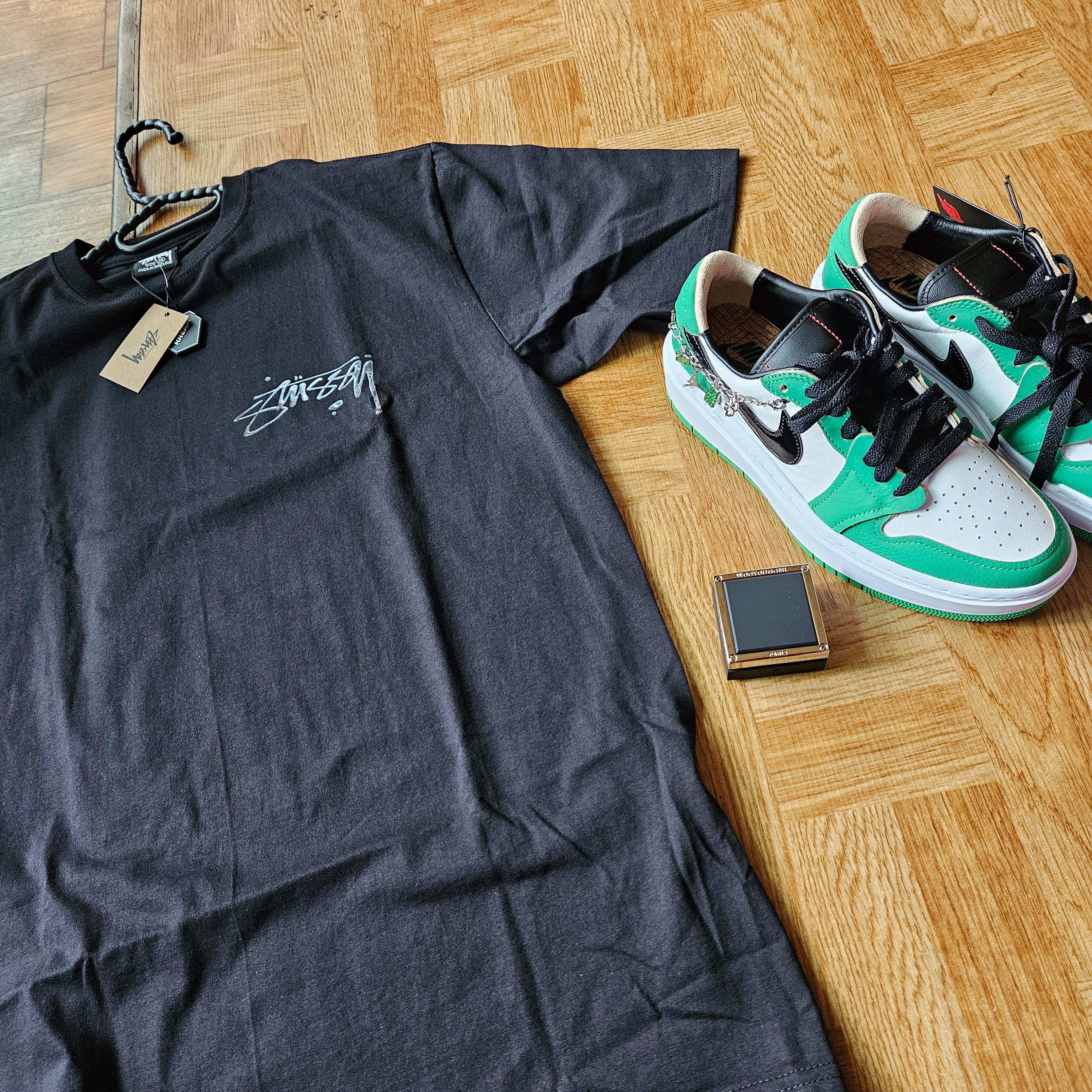 Stussy Mercury T-Shirt Black, (W) Jordan 1 Elevate Low SE Lucky Green 착용 스타일