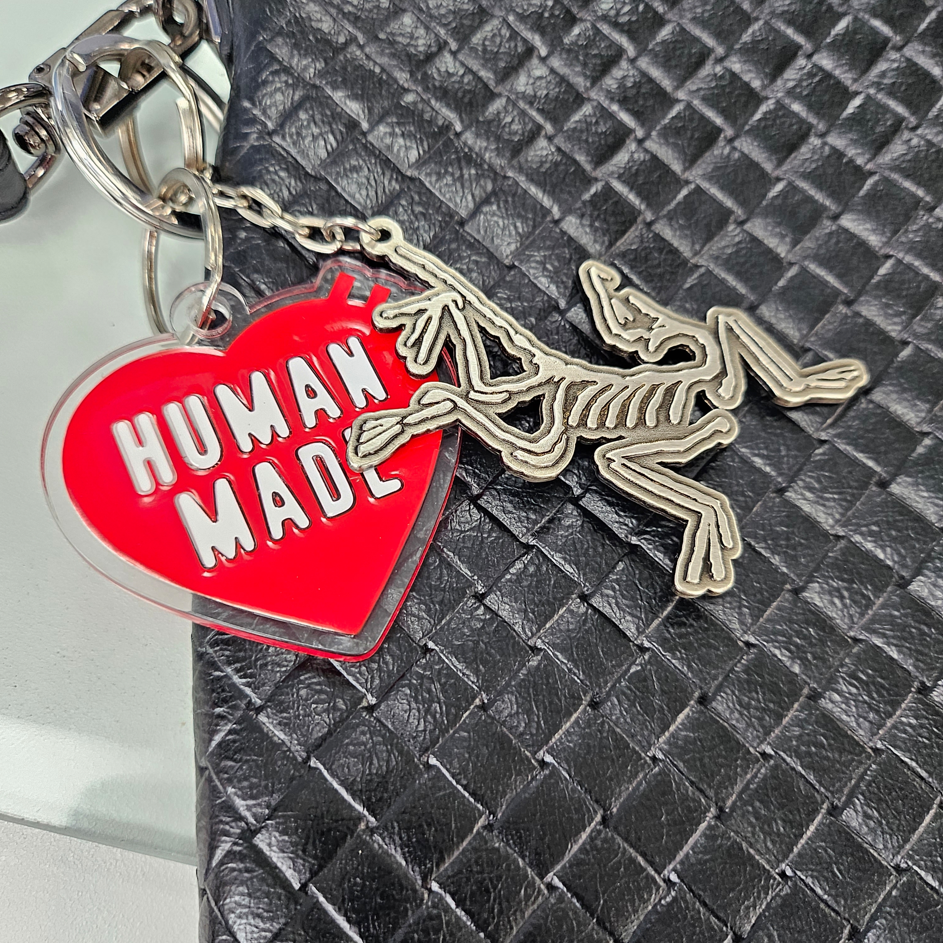 Human Made Heart Keyring Red, Arc'teryx Keyring Metal 착용 스타일