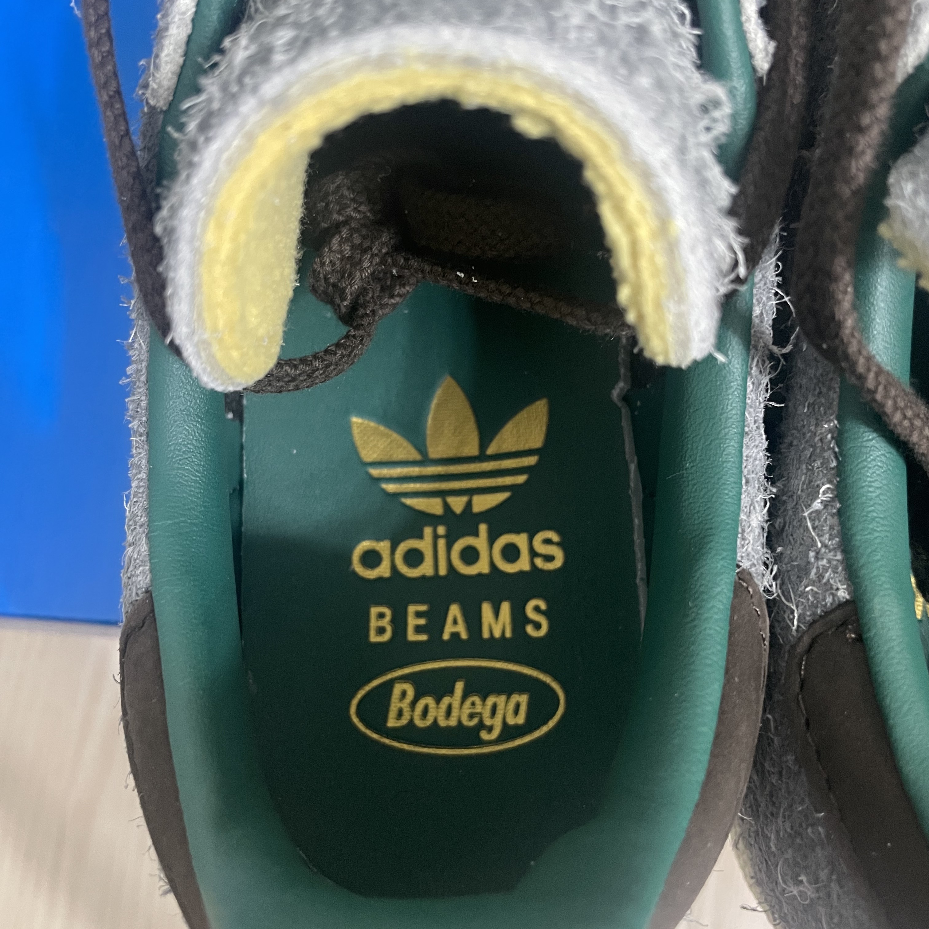 Adidas x Bodega x Beams Campus Grey Off White 착용 스타일 - 5