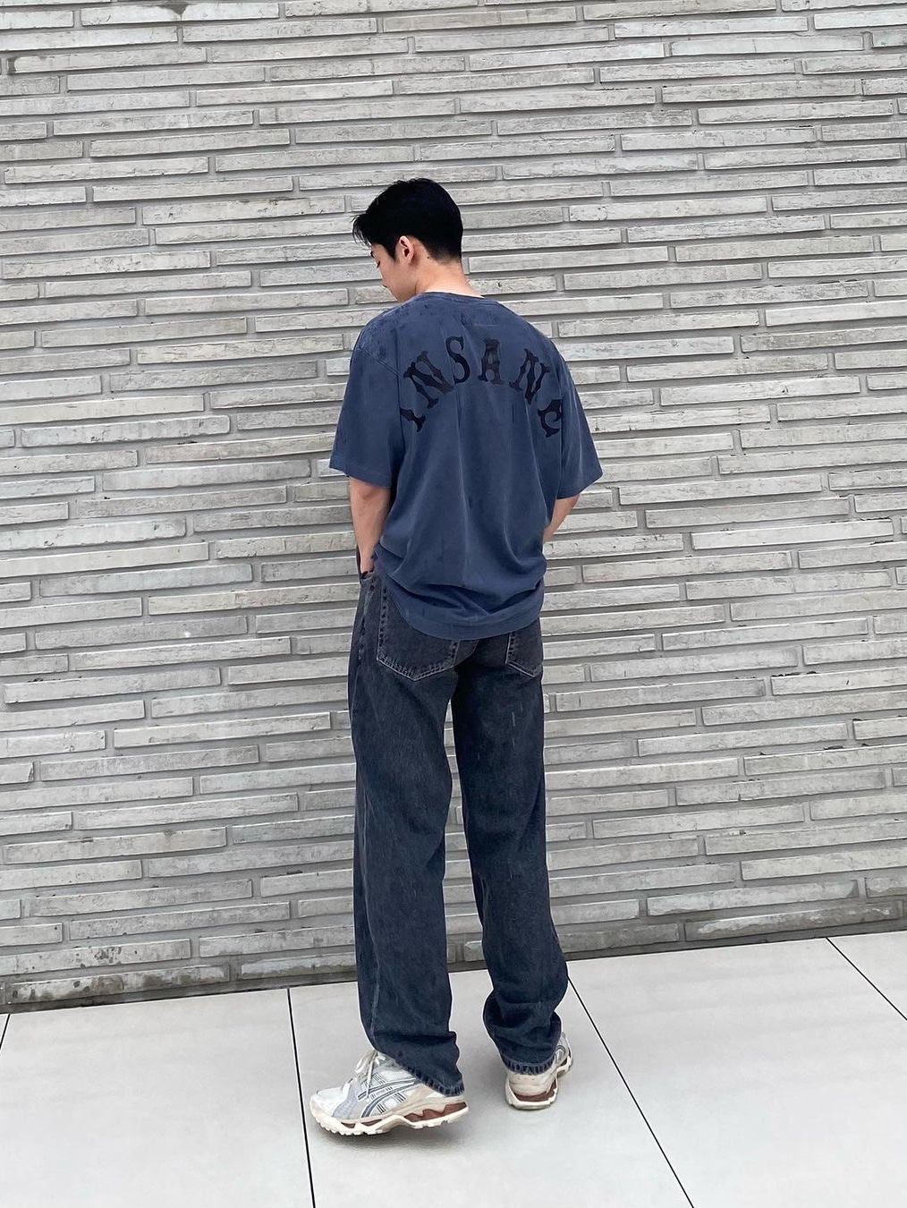 Insane Garage Garment Dye Graphic T-Shirt Navy, Insane Garage Garment Dye Graphic T-Shirt Charcoal 착용 스타일